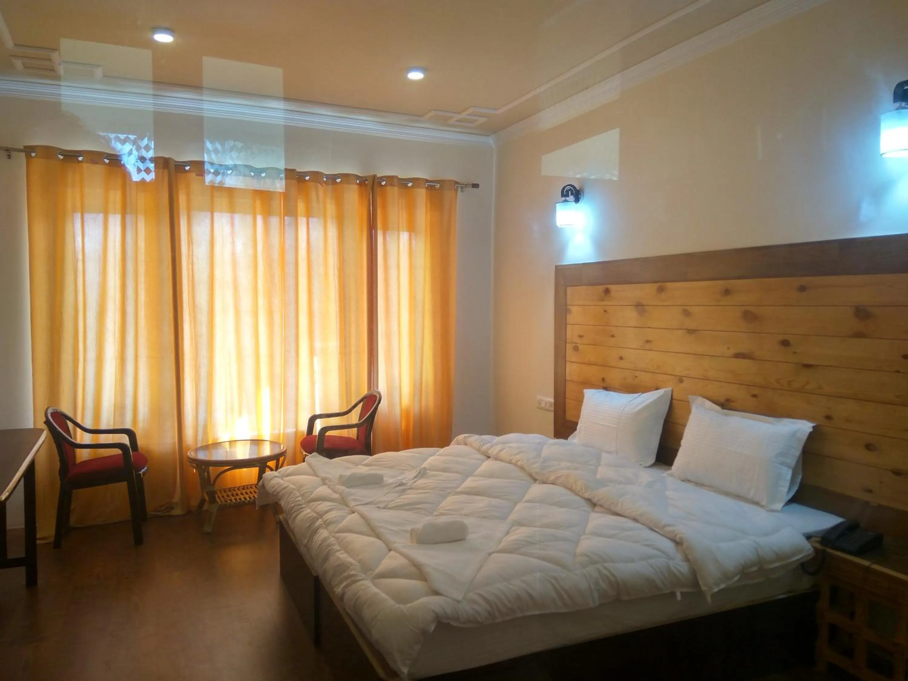 Photo of the whole room, Bed in Shaolin Ladakh