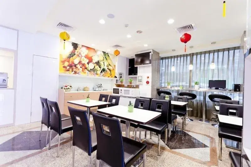 Restaurant/places to eat in Dealer Hotel Restaurant/places to eat in Dealer Hotel