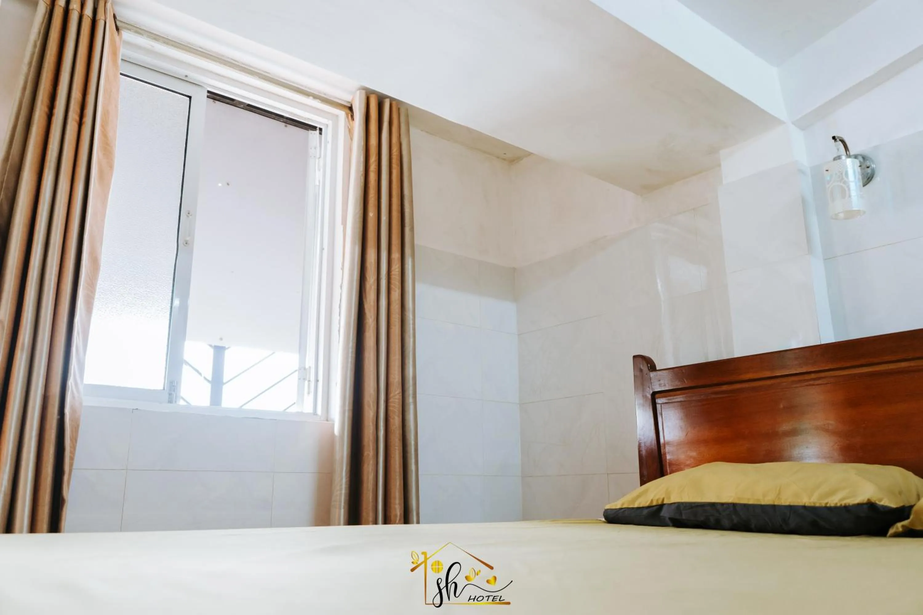 Photo of the whole room, Bed in SH Hotel