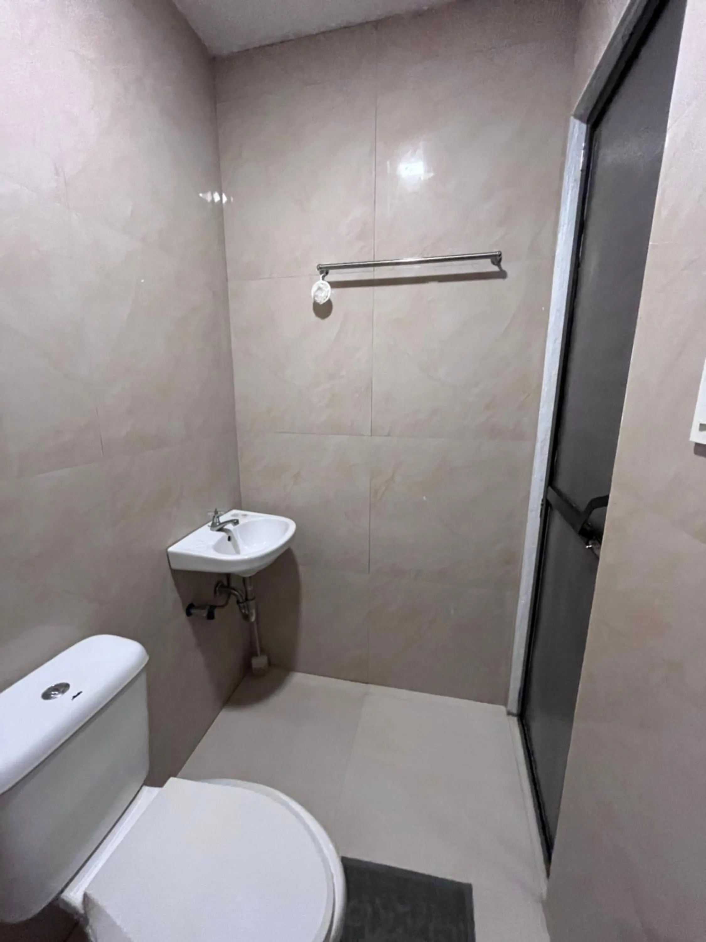 Toilet in Jezette's Inn