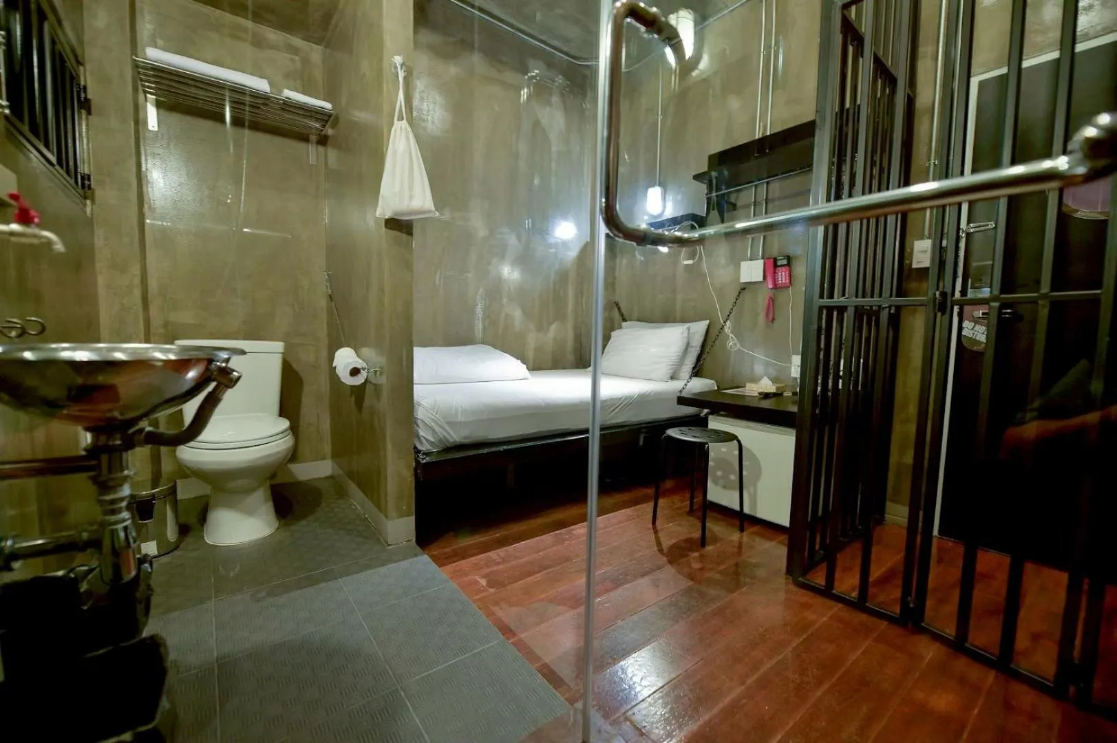 Photo of the whole room, Bed in Collection O Jasaen Stylish Unique Hotel