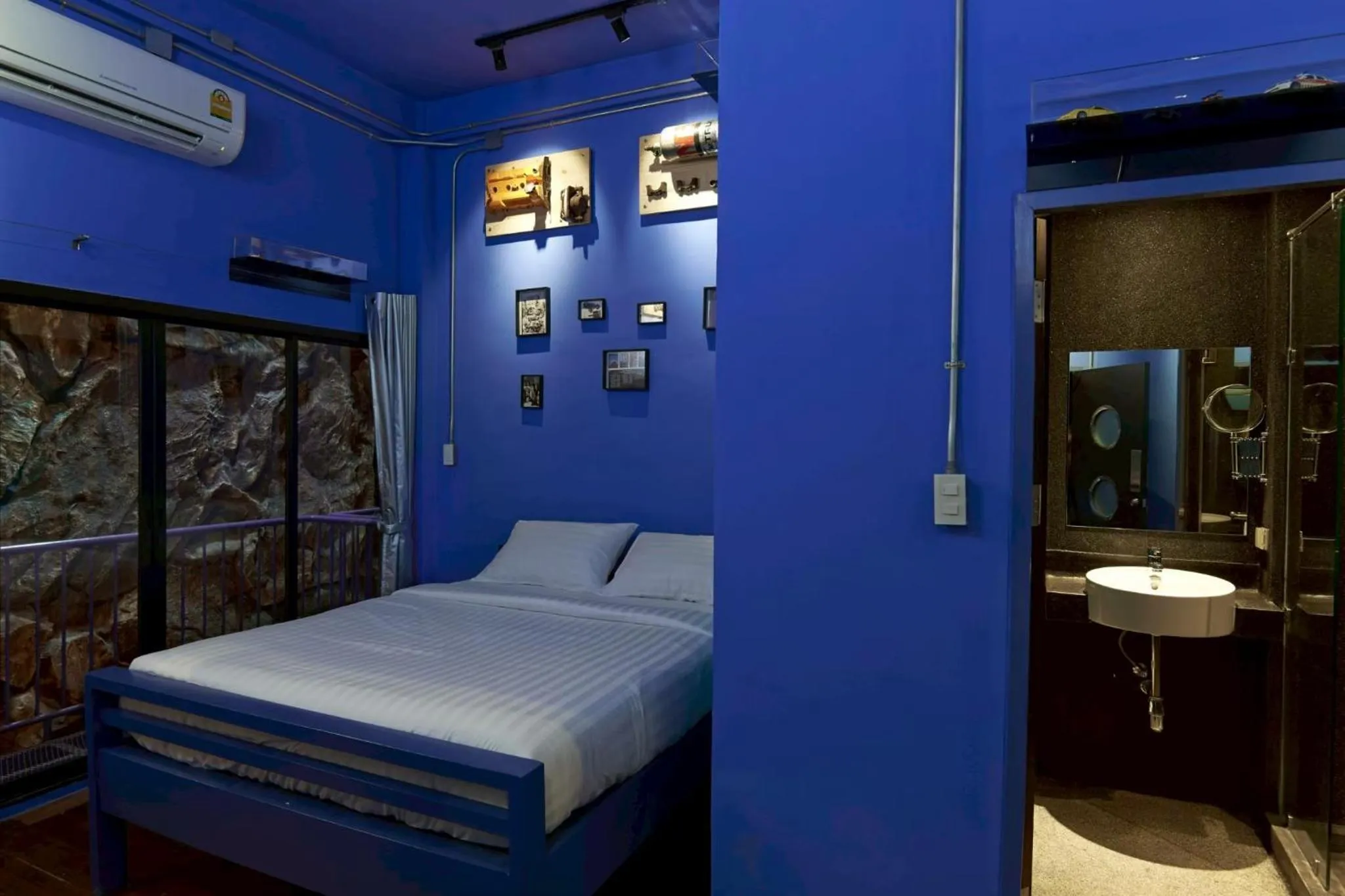 Photo of the whole room, Bed in Collection O Jasaen Stylish Unique Hotel