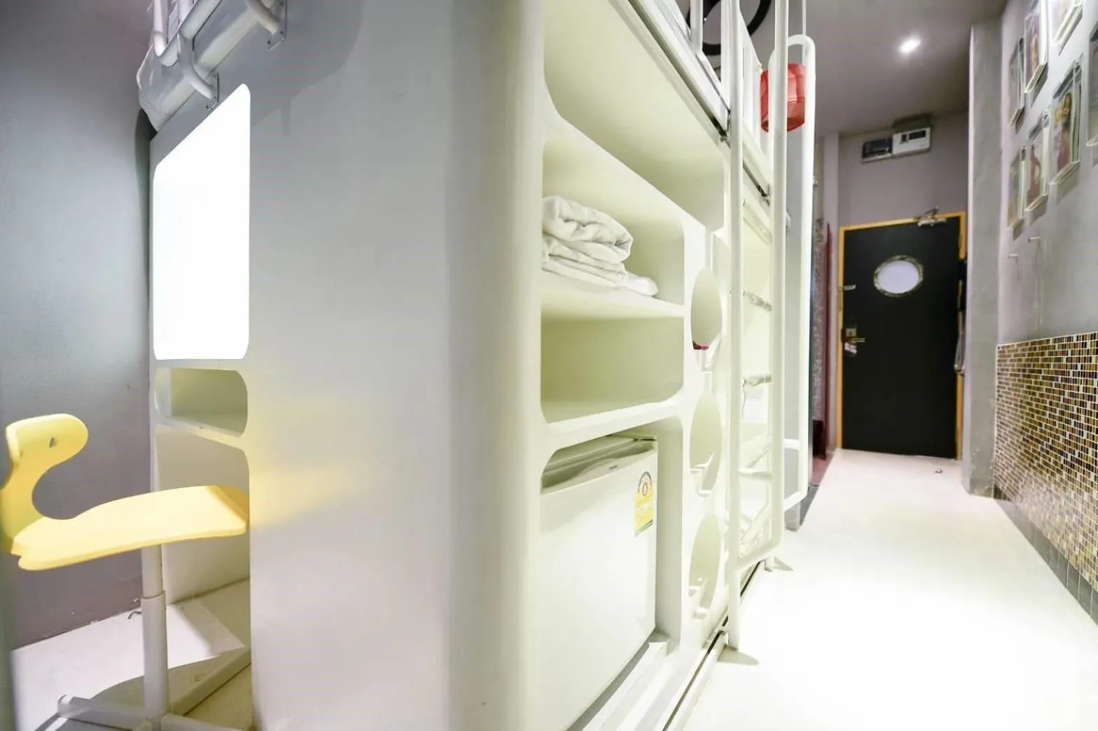 bunk bed in Collection O Jasaen Stylish Unique Hotel