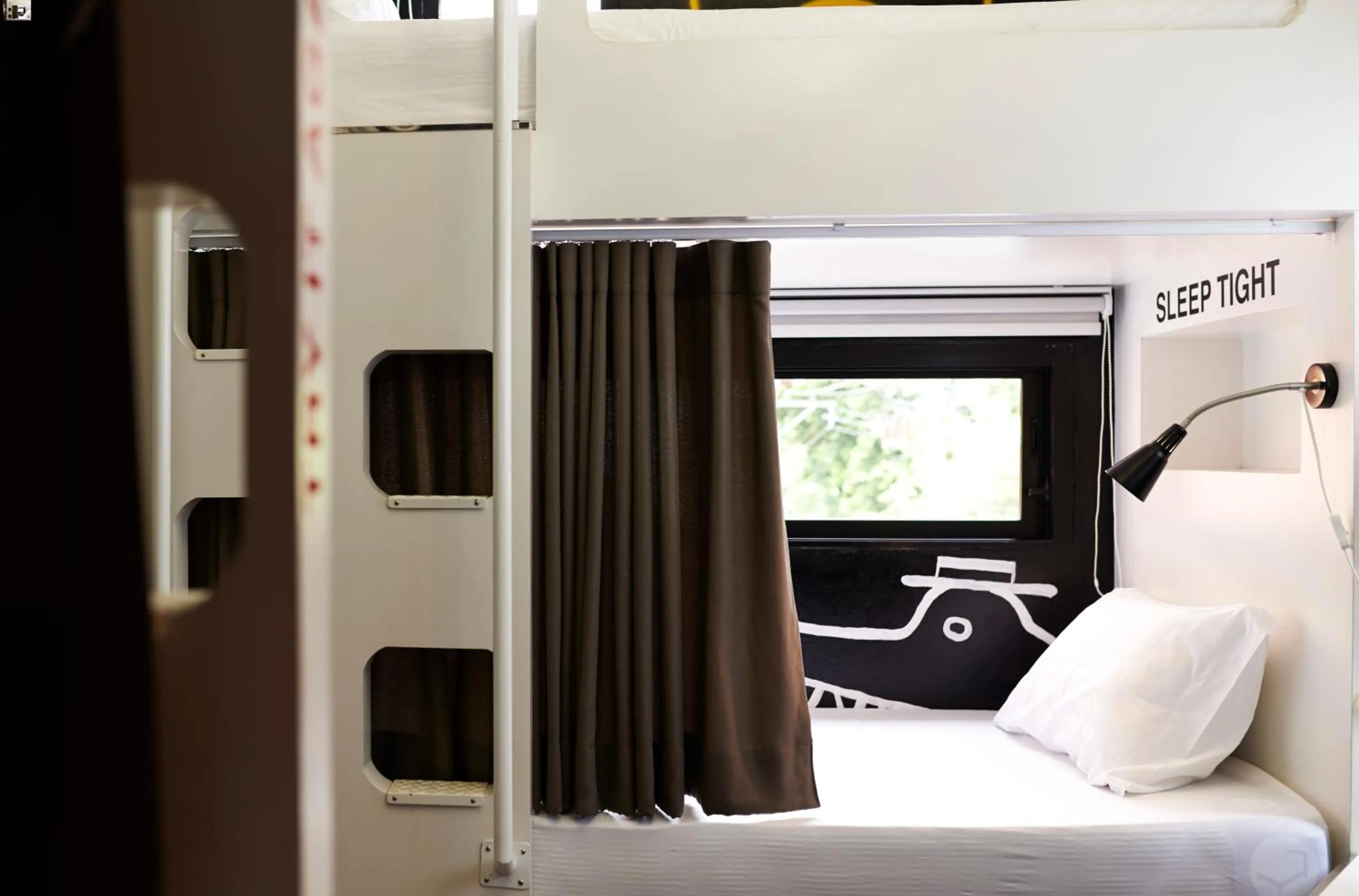 Single Bed in 4-Bed Dormitory Room in Collection O Jasaen Stylish Boutique Hotel