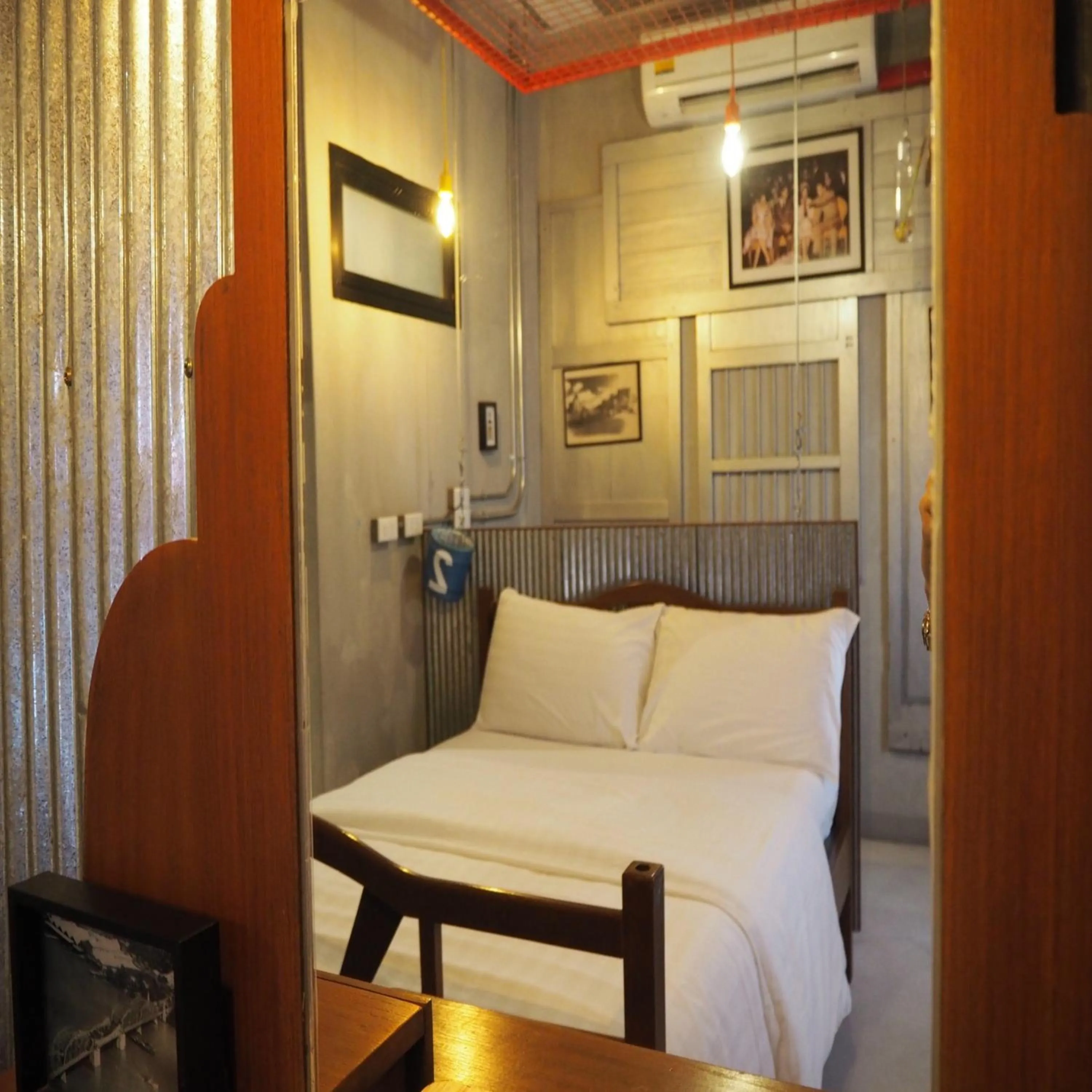 TV and multimedia in Collection O Jasaen Stylish Unique Hotel