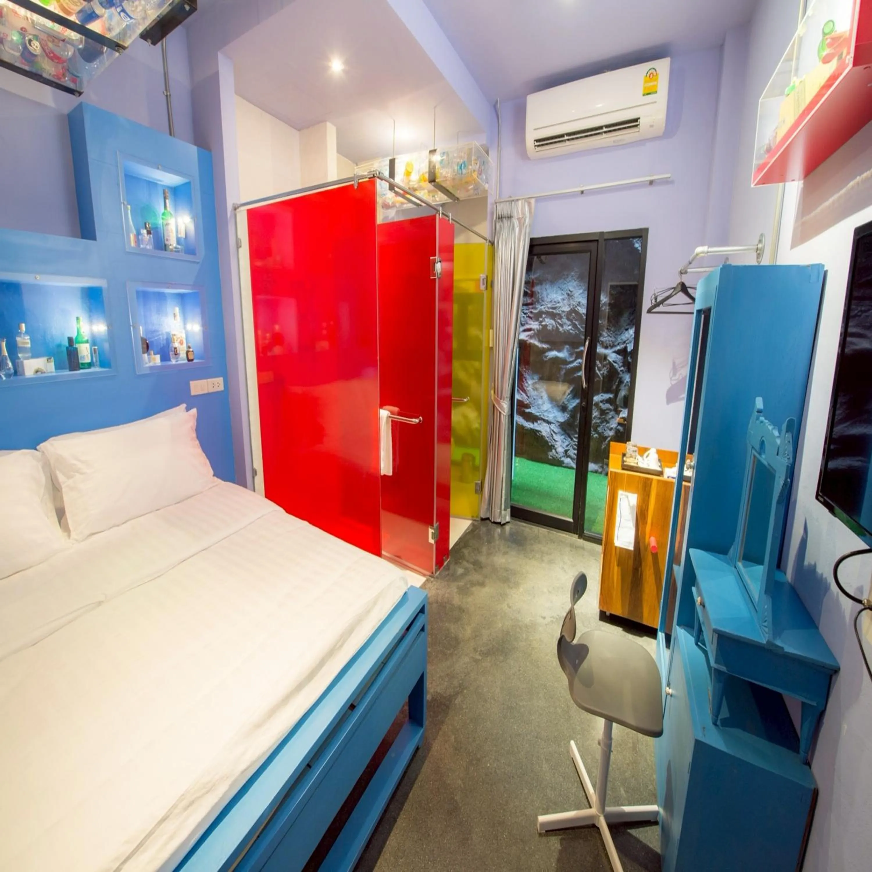 Photo of the whole room, Bed in Collection O Jasaen Stylish Unique Hotel