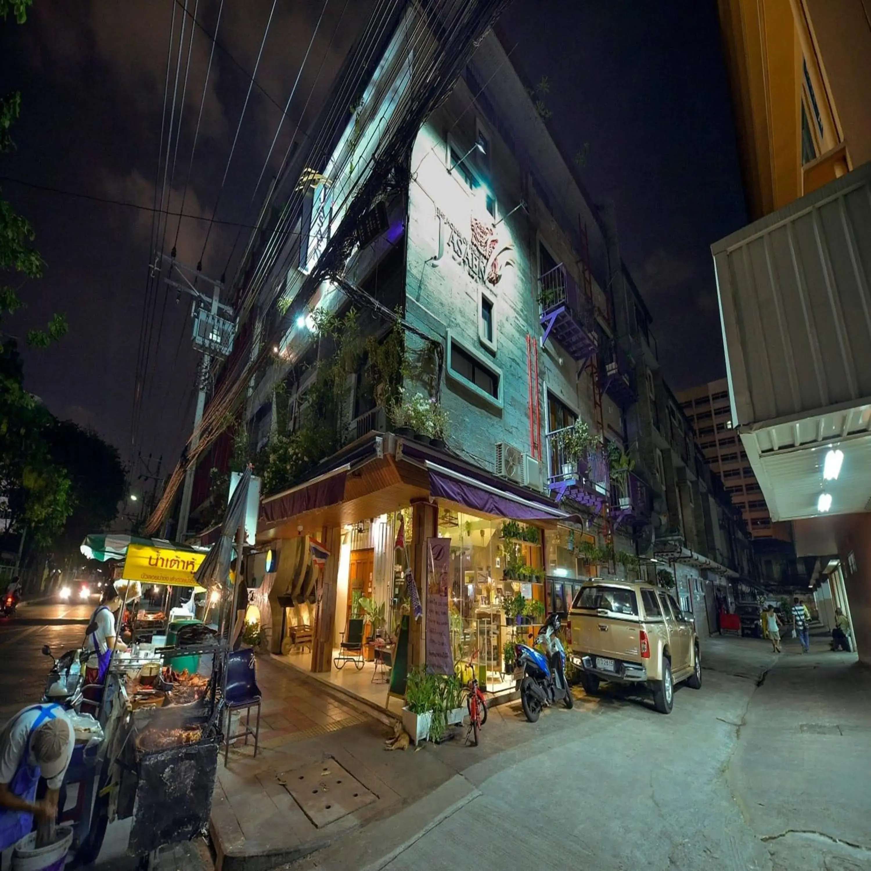 Property building in Collection O Jasaen Stylish Boutique Hotel Property building in Collection O Jasaen Stylish Boutique Hotel