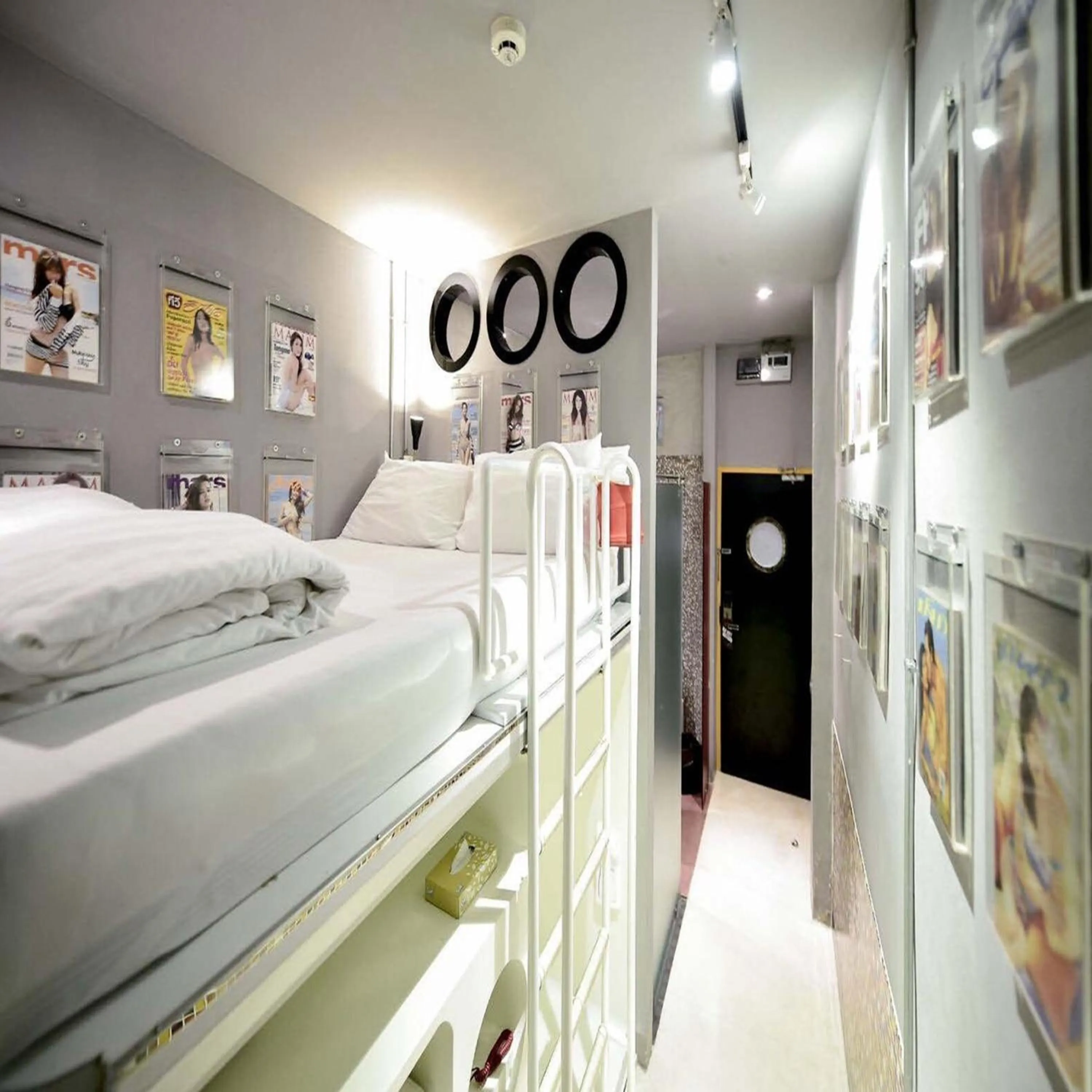 Photo of the whole room, Bed in Collection O Jasaen Stylish Unique Hotel