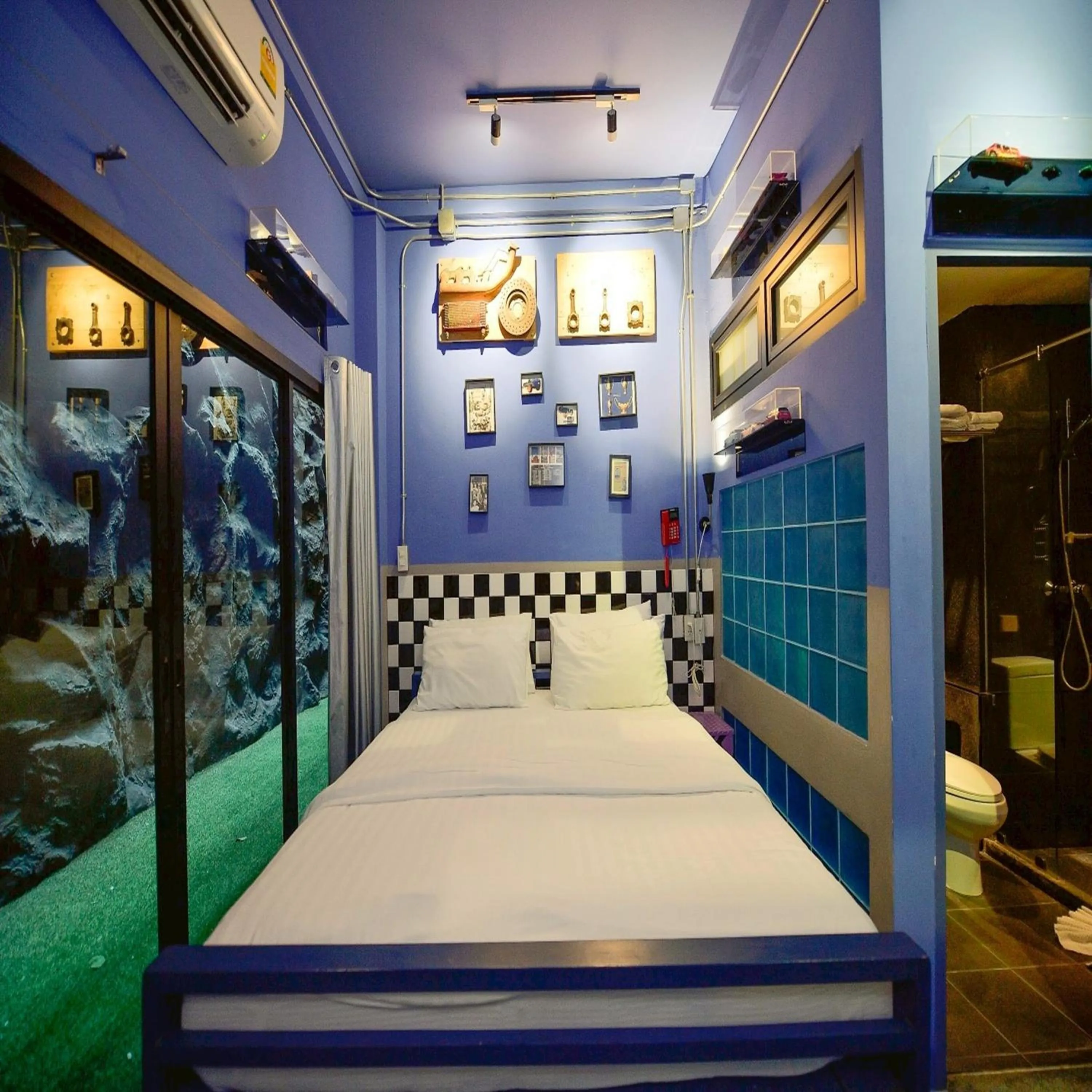 Photo of the whole room, Bed in Collection O Jasaen Stylish Unique Hotel