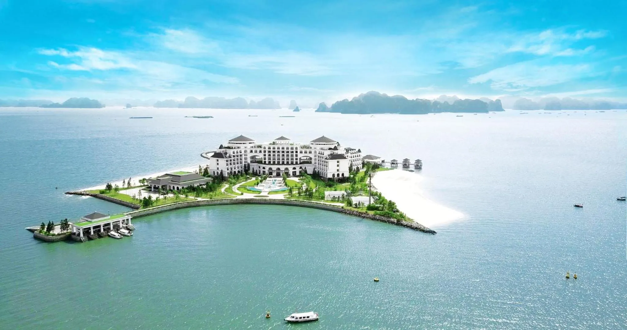 Property building in Vinpearl Resort & Spa Ha Long
