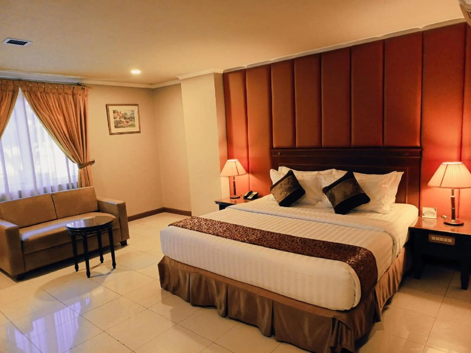 Bed in Olympic Hotel