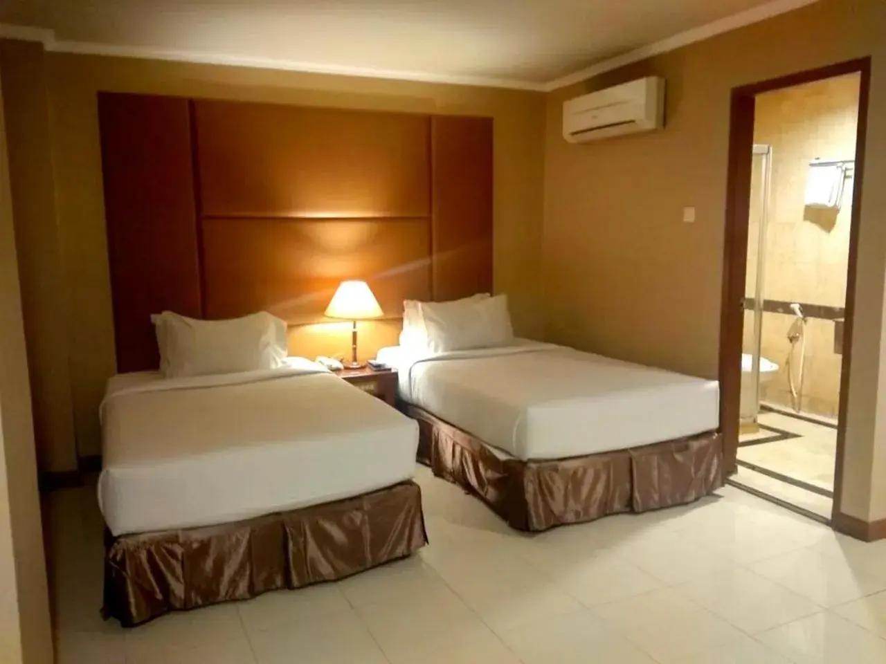 Bed in Olympic Hotel Bed in Olympic Hotel