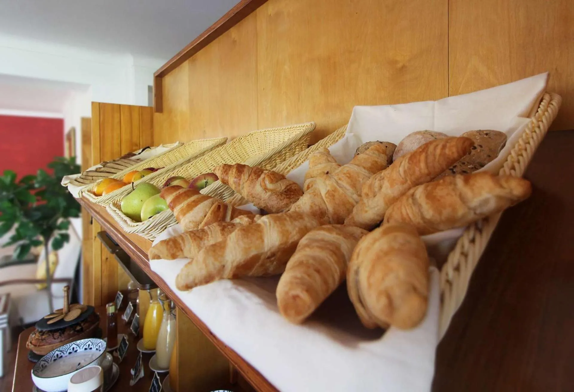 Continental breakfast in Quinta do Canal