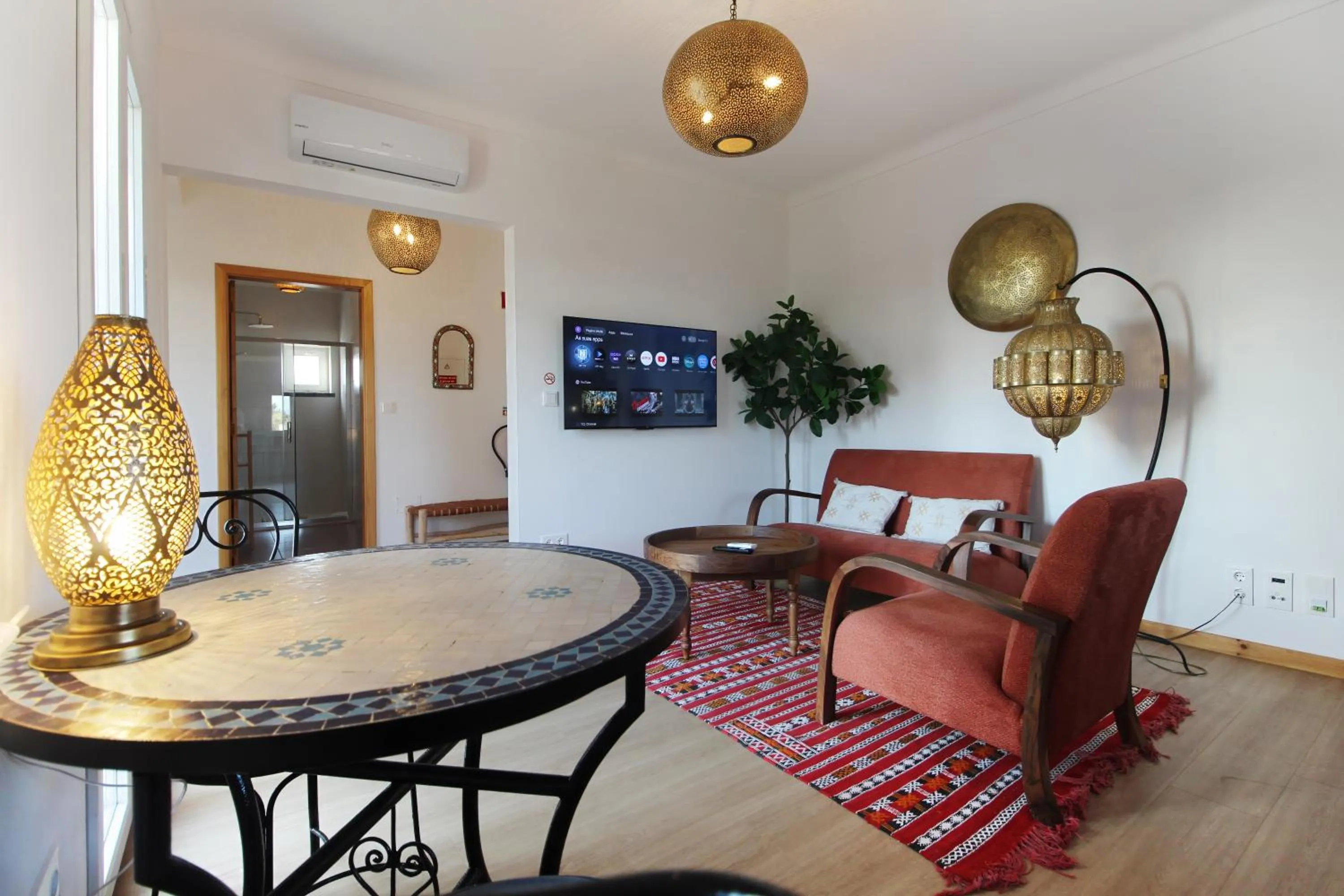 TV and multimedia in Quinta do Canal