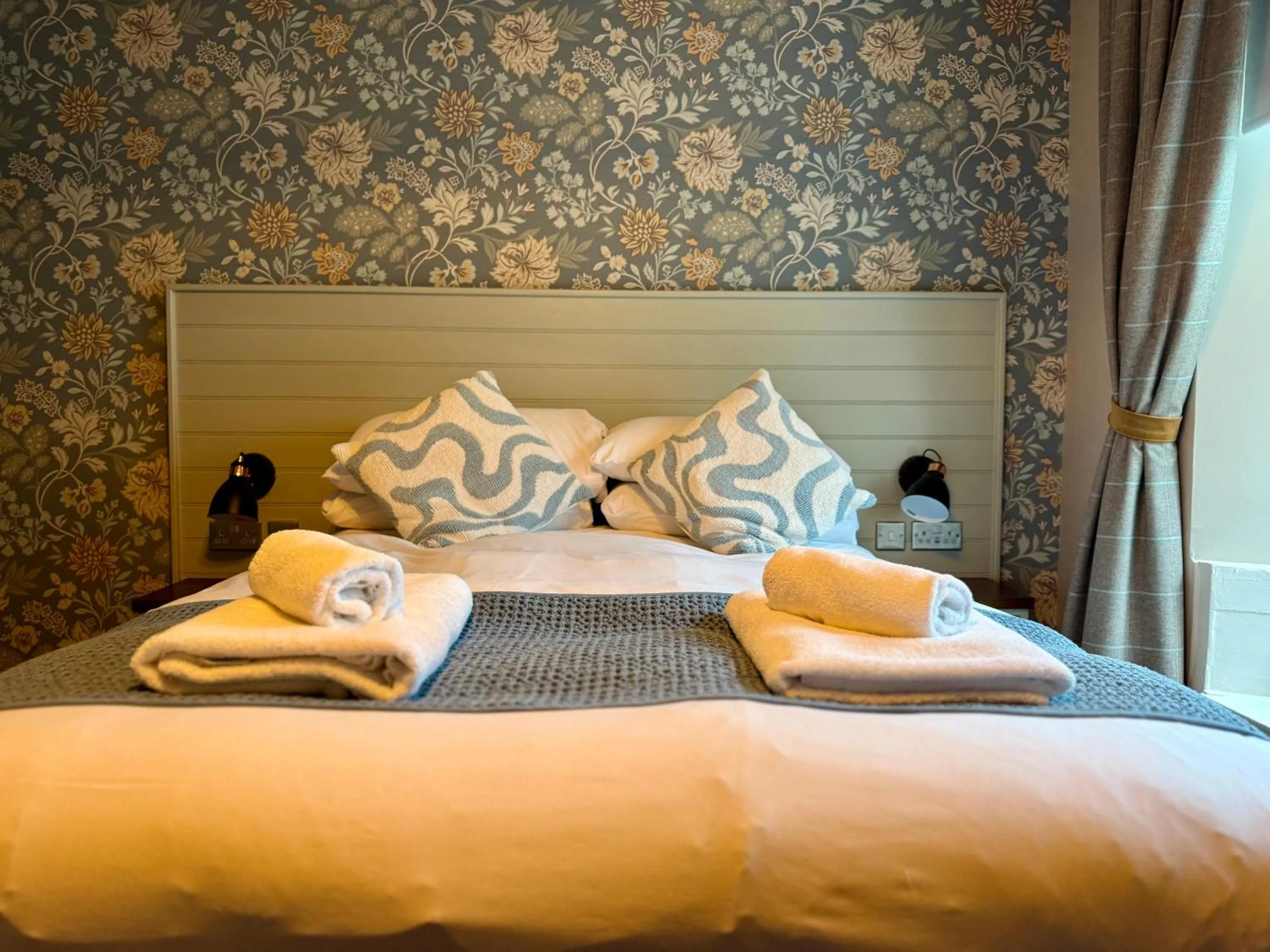 Double Room in The Queen's Head