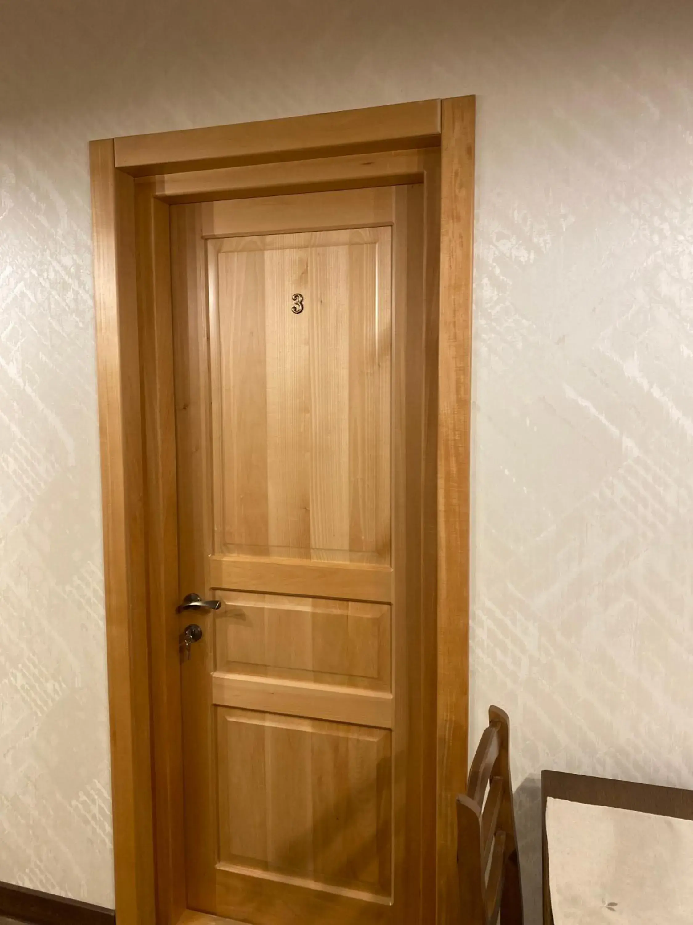 Double or Twin Room with Shared Bathroom in Guesthouse SHAMPRIANI Double or Twin Room with Shared Bathroom in Guesthouse SHAMPRIANI