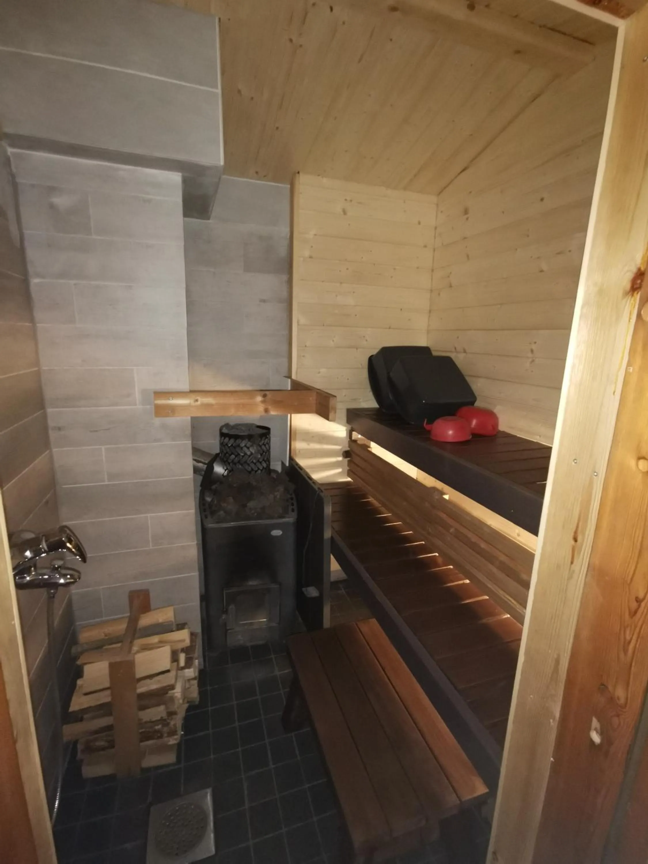 Shower in Ollilan Lomamajat