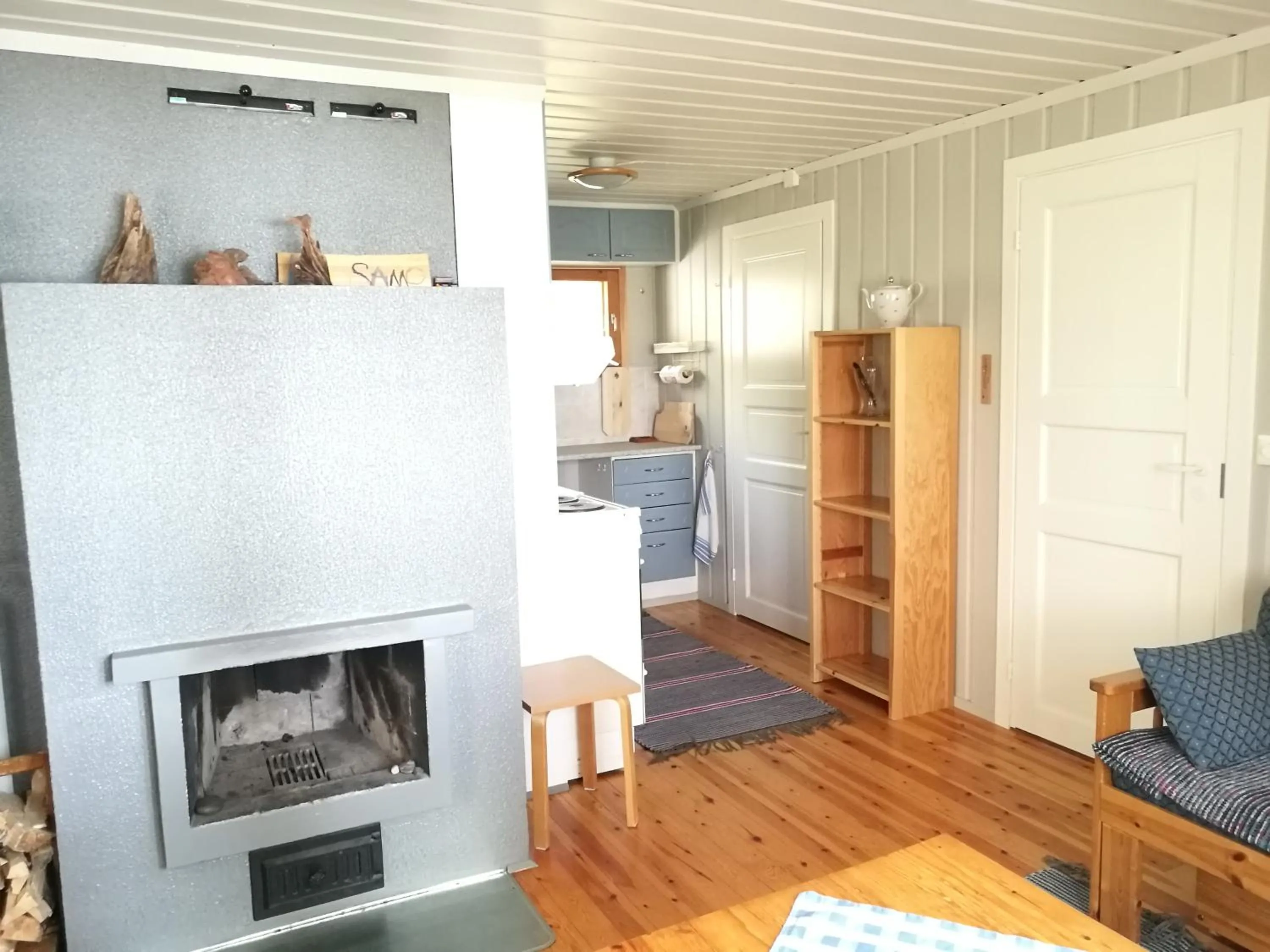 Photo of the whole room in Ollilan Lomamajat