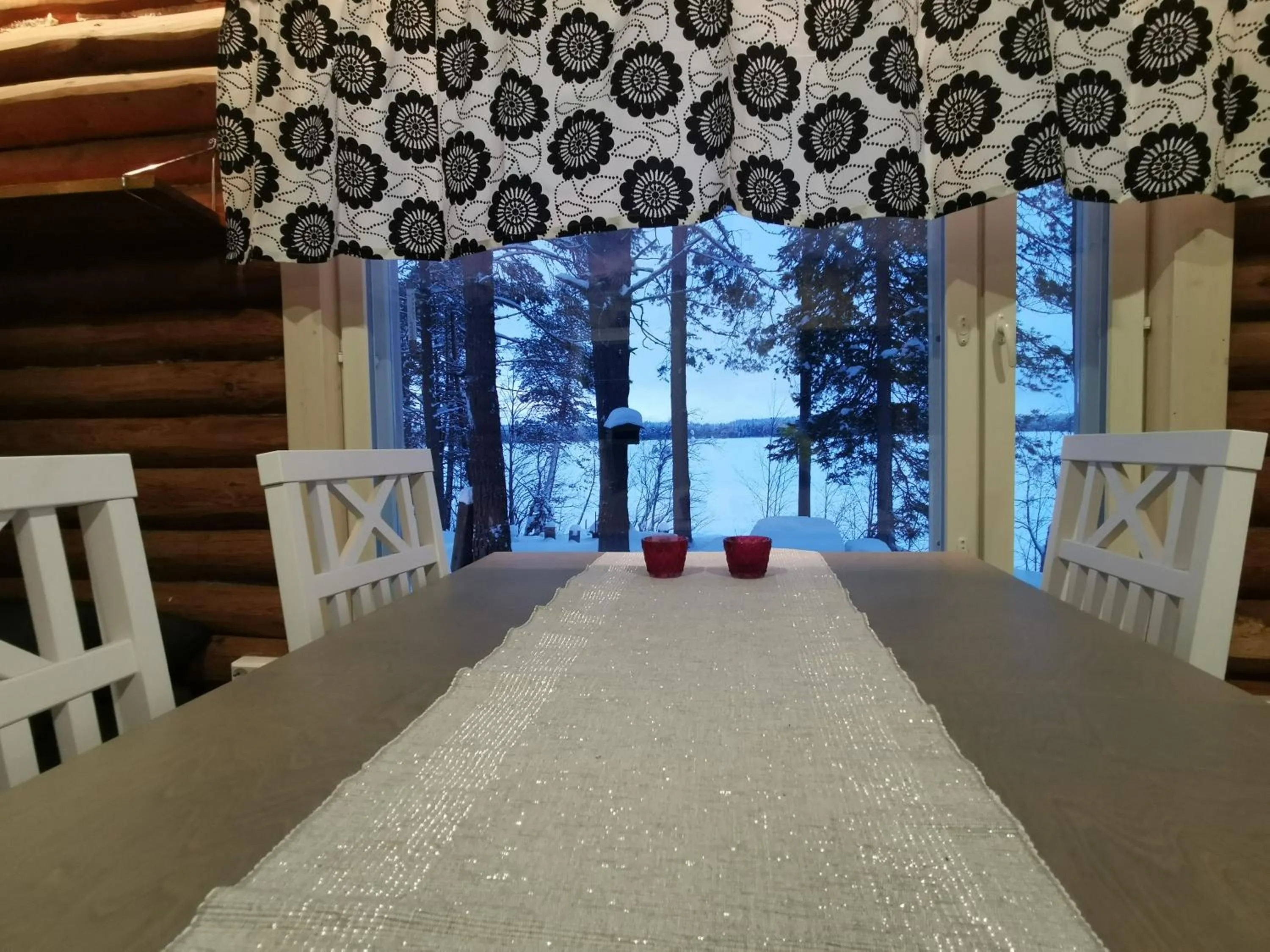 Lake view, Bed in Ollilan Lomamajat