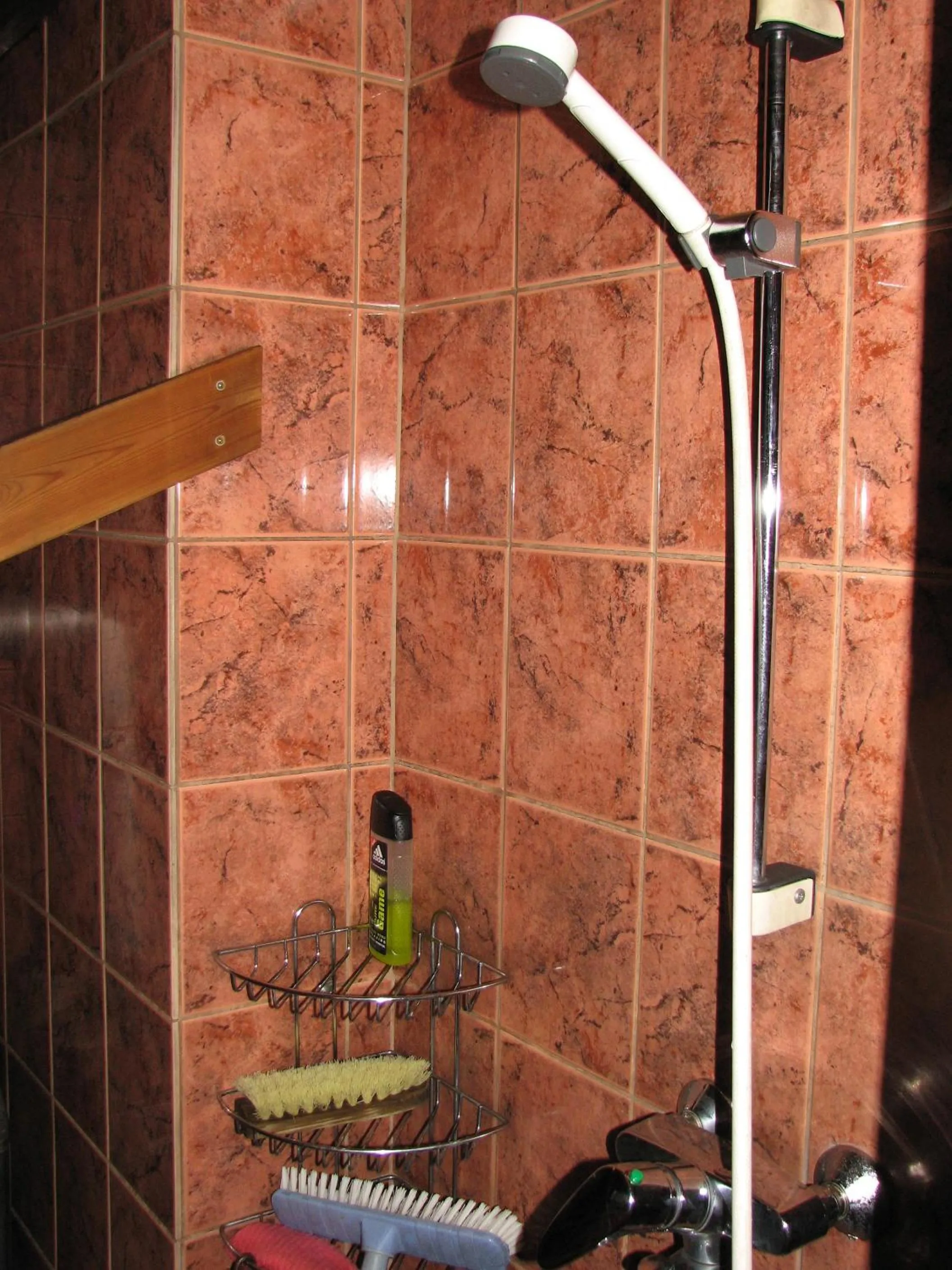 Shower in Ollilan Lomamajat
