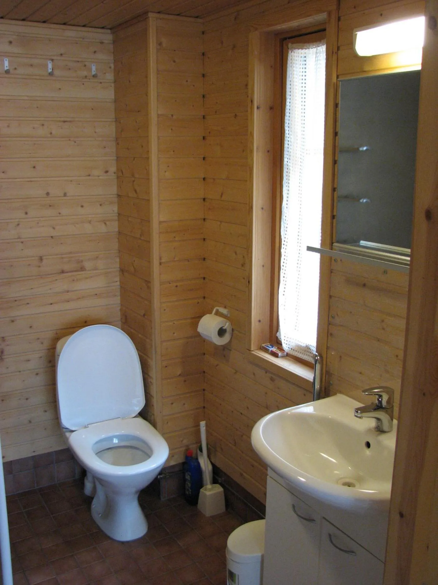 Toilet in Ollilan Lomamajat