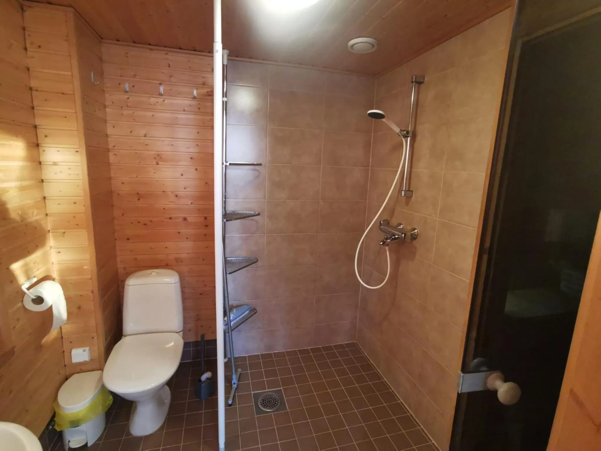 Shower in Ollilan Lomamajat