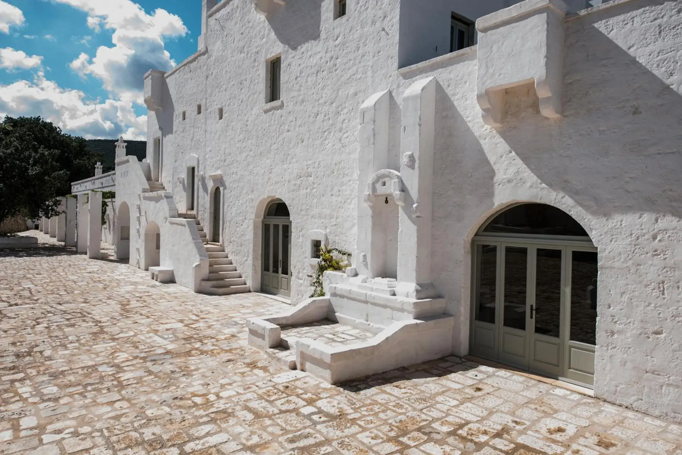 Facade/entrance in Masseria Le Carrube Facade/entrance in Masseria Le Carrube