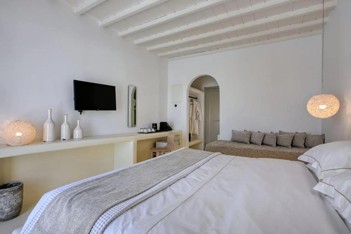 Bed in Nodo Boutique Hotel