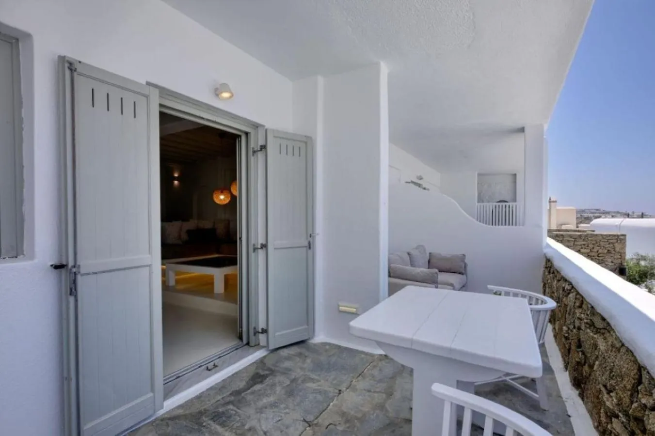 Balcony/Terrace, Bed in Nodo Boutique Hotel