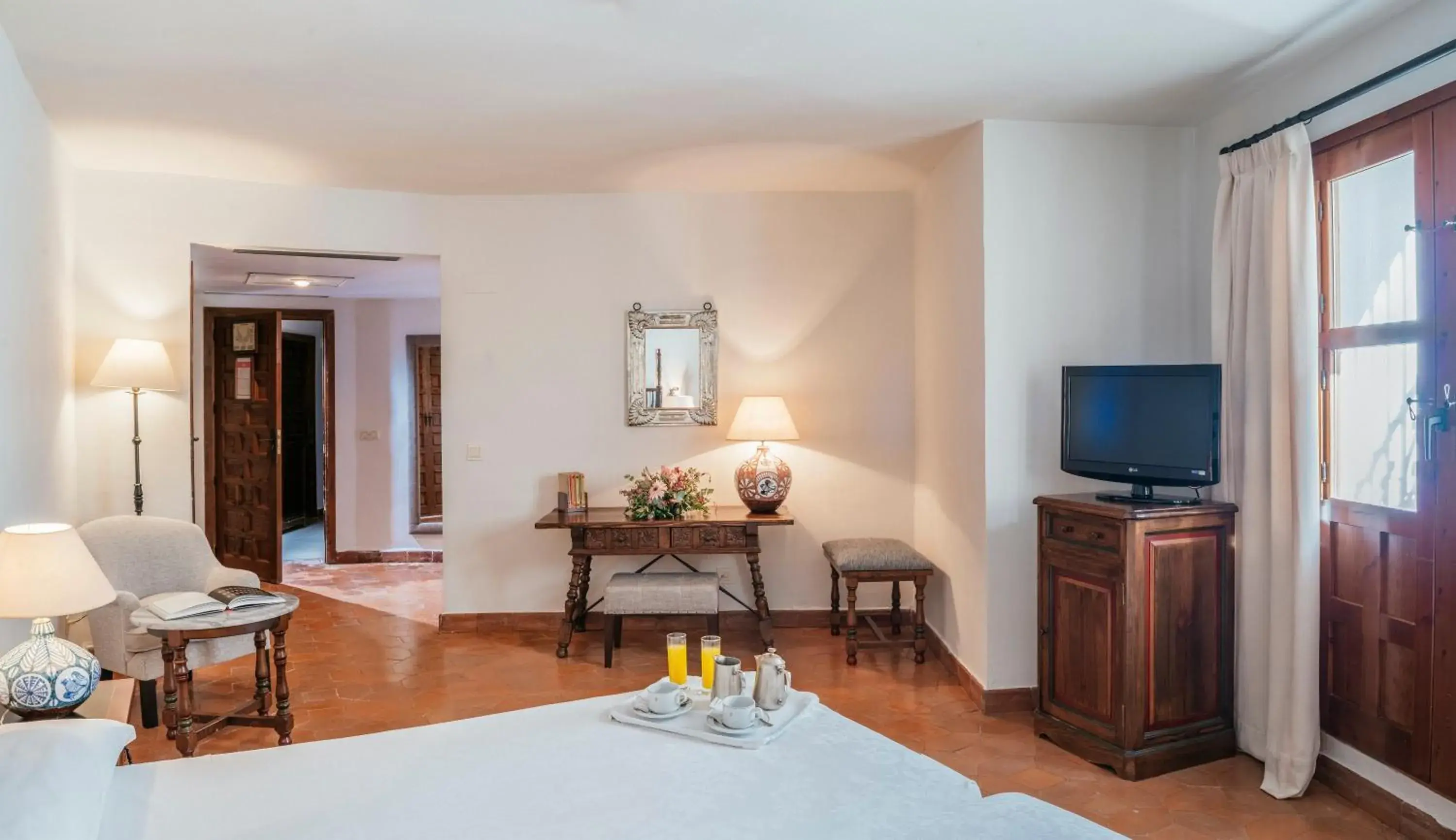 Photo of the whole room, Bed in Parador de Mérida Photo of the whole room, Bed in Parador de Mérida