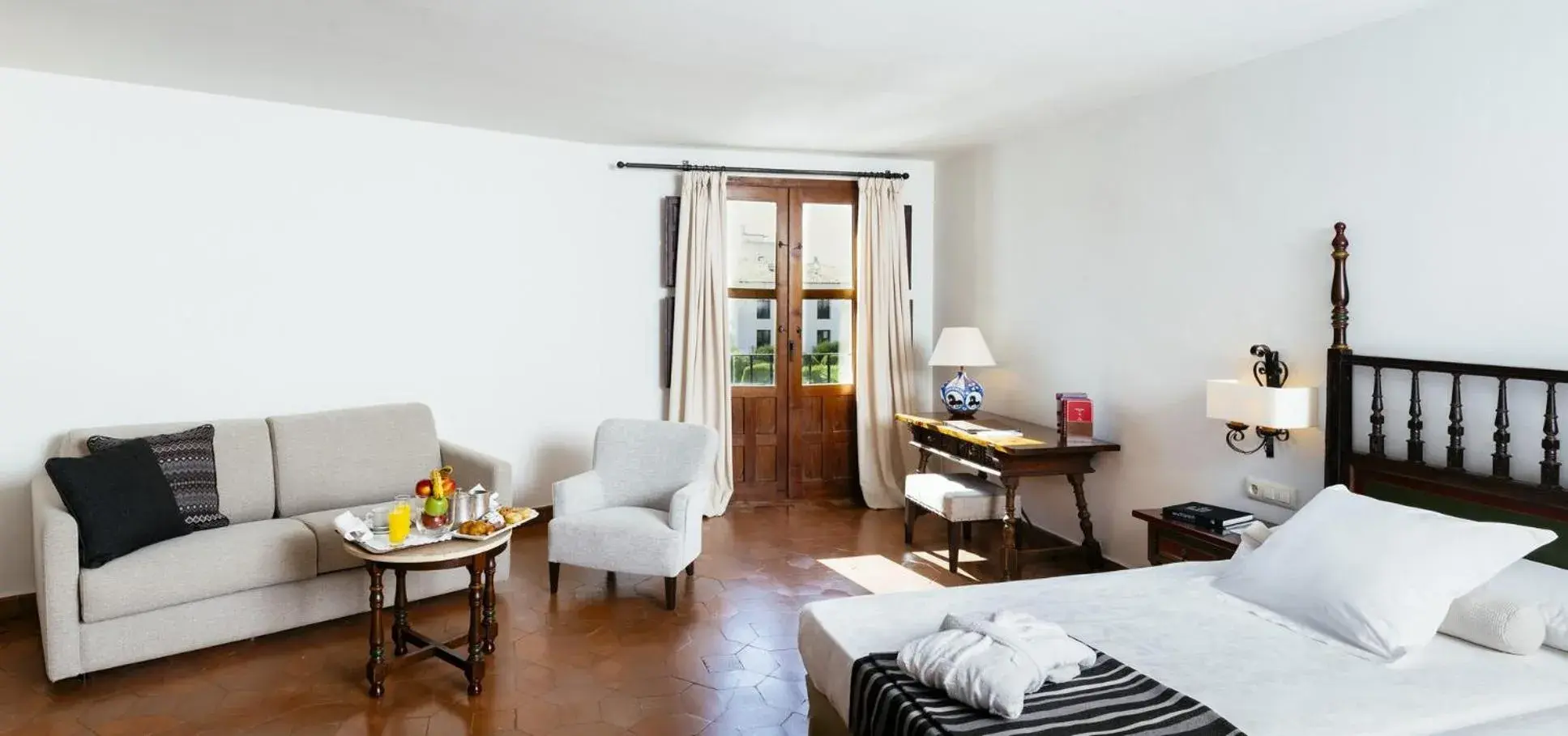 Photo of the whole room, Bed in Parador de Mérida Photo of the whole room, Bed in Parador de Mérida