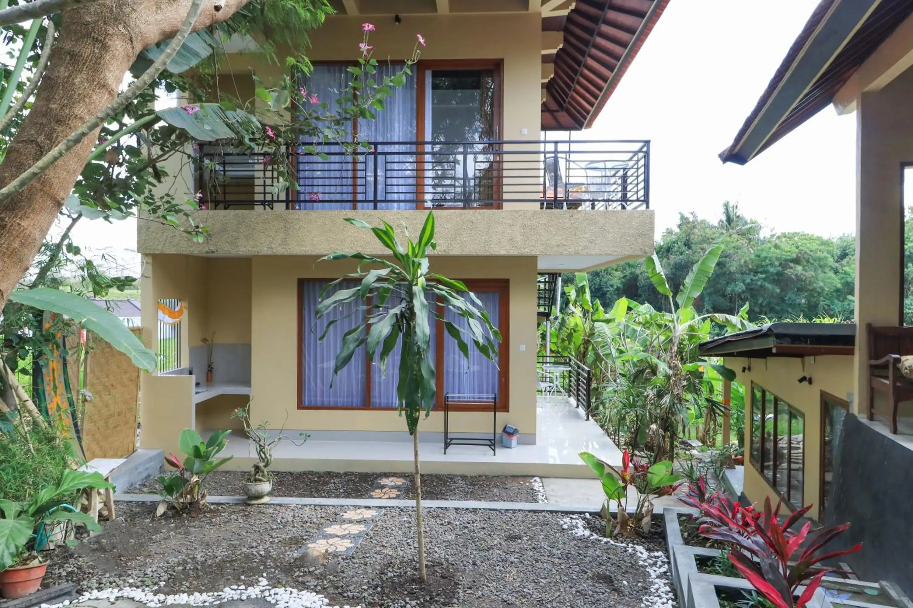 Property building in Sunari Guest House Property building in Sunari Guest House