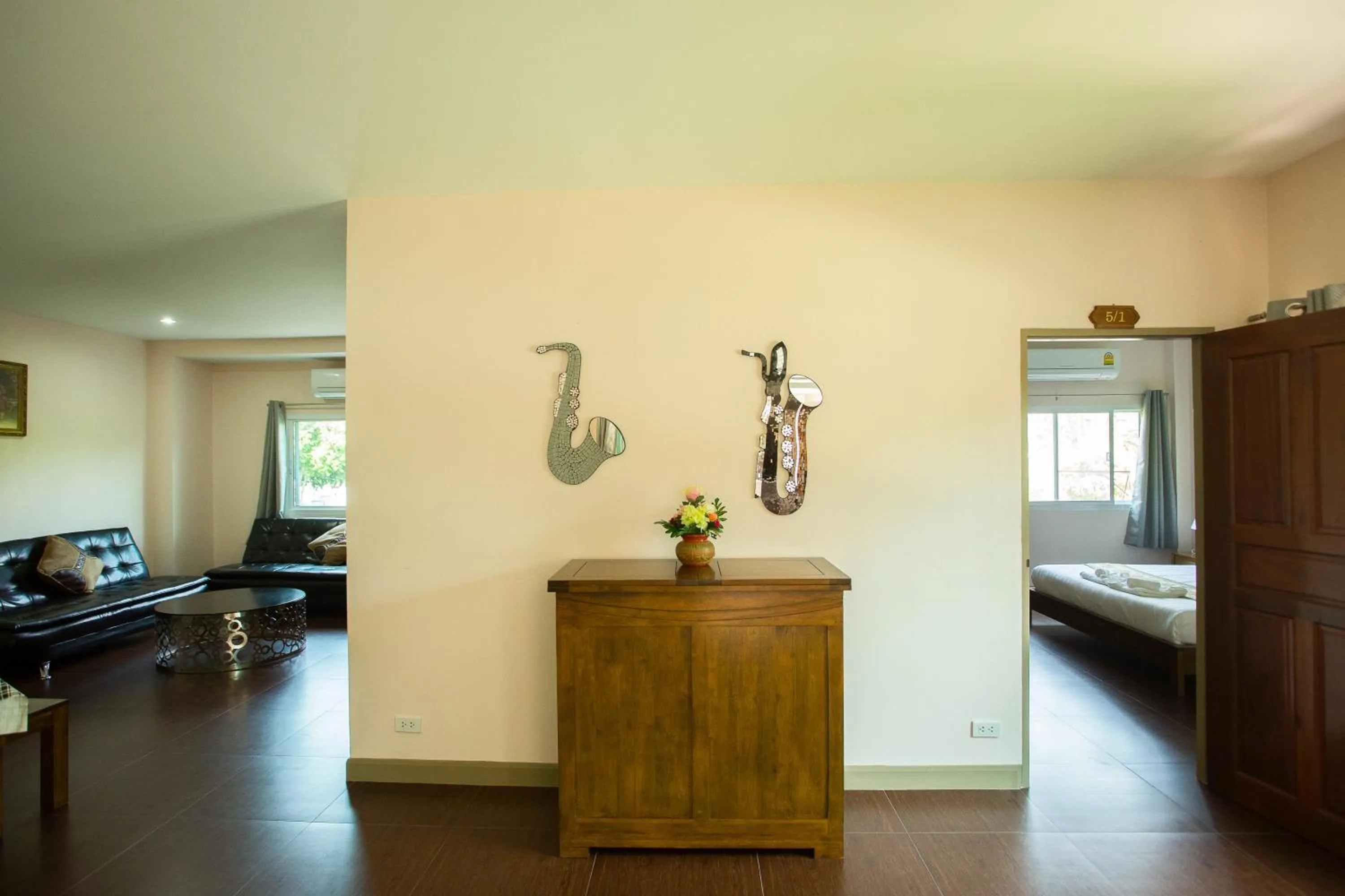 Photo of the whole room in Baan Suan Khun Yaiy