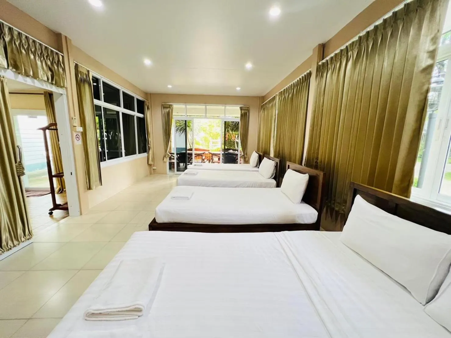 Photo of the whole room, Bed in Baan Suan Khun Yaiy