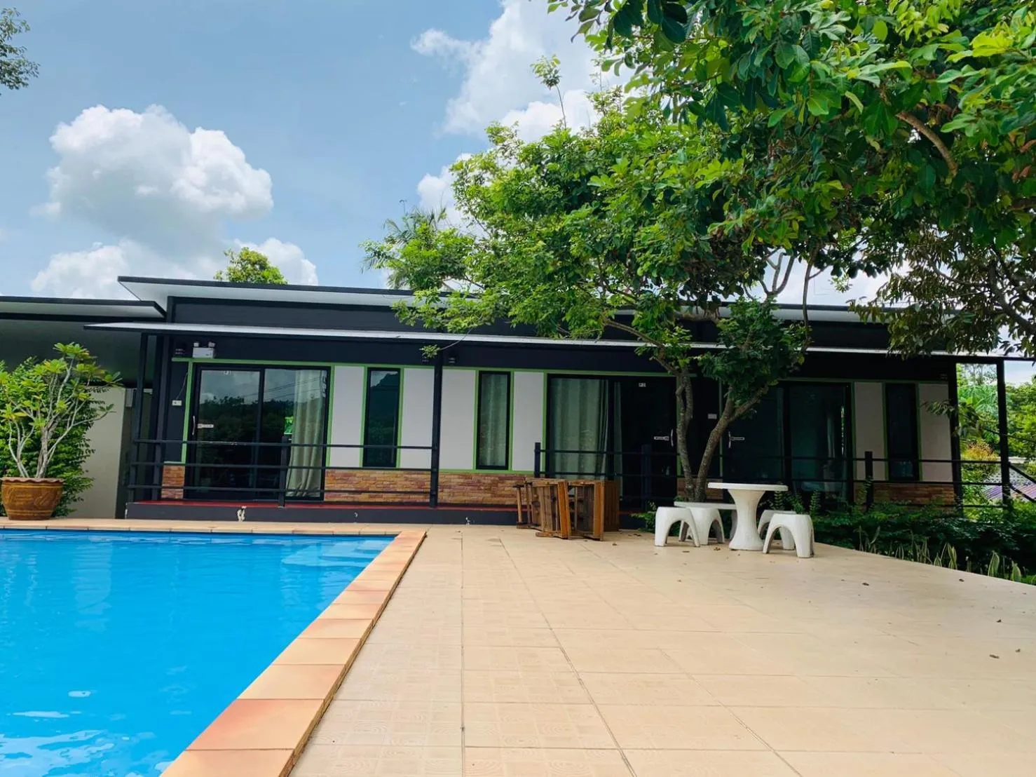 Facade/entrance in Baan Suan Khun Yaiy