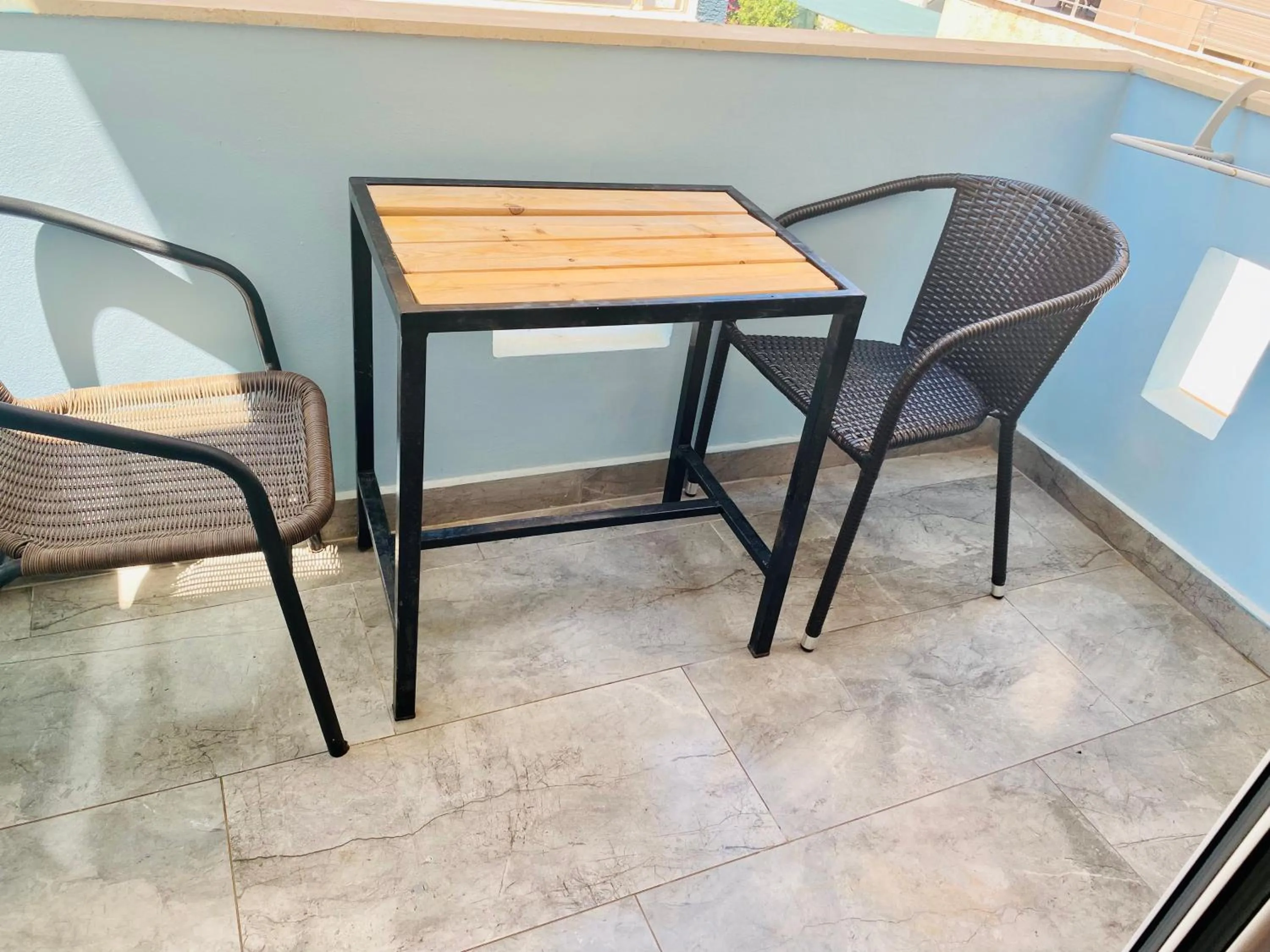 Kalemi's Beachside Hotel