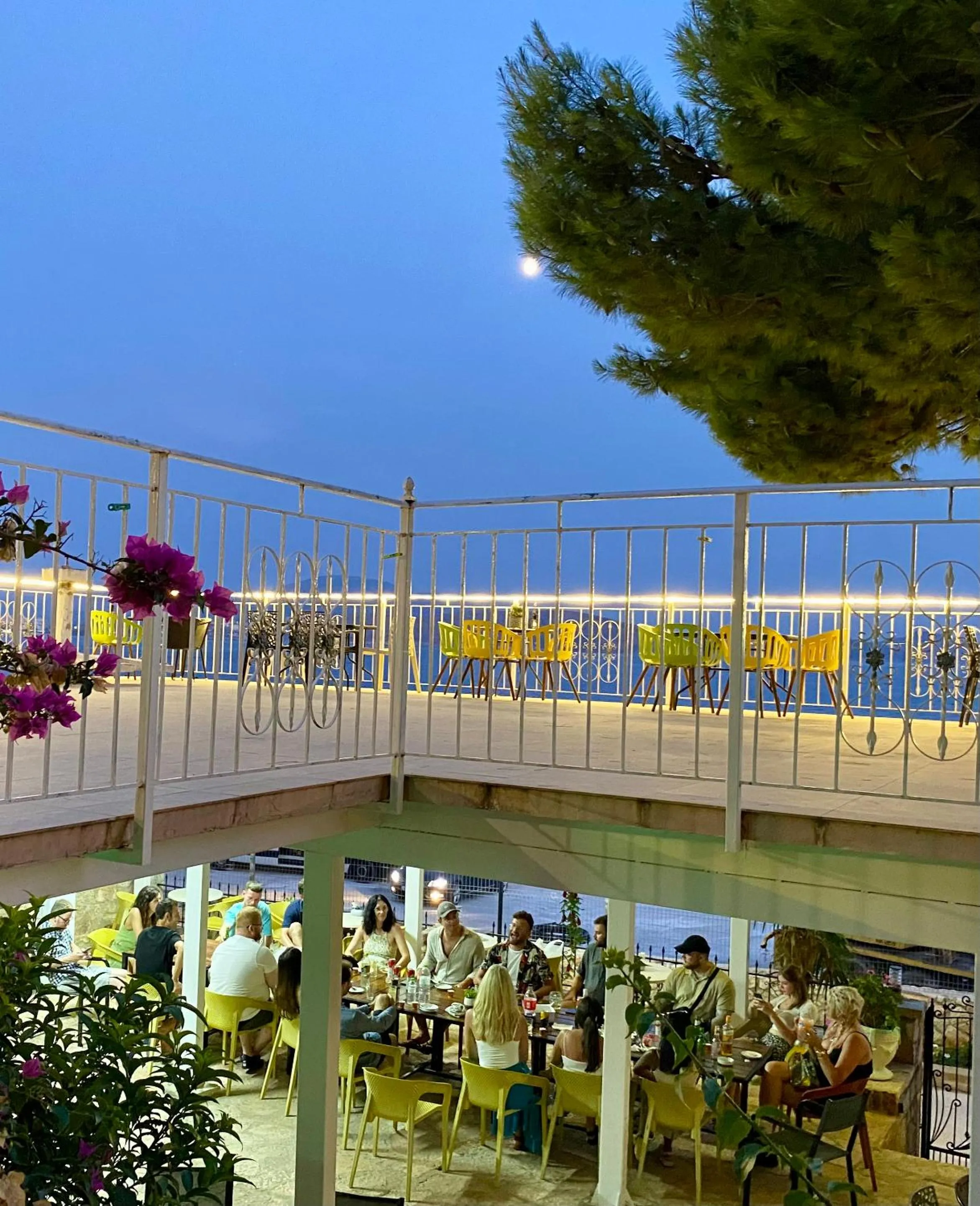 Kalemi's Beachside Hotel