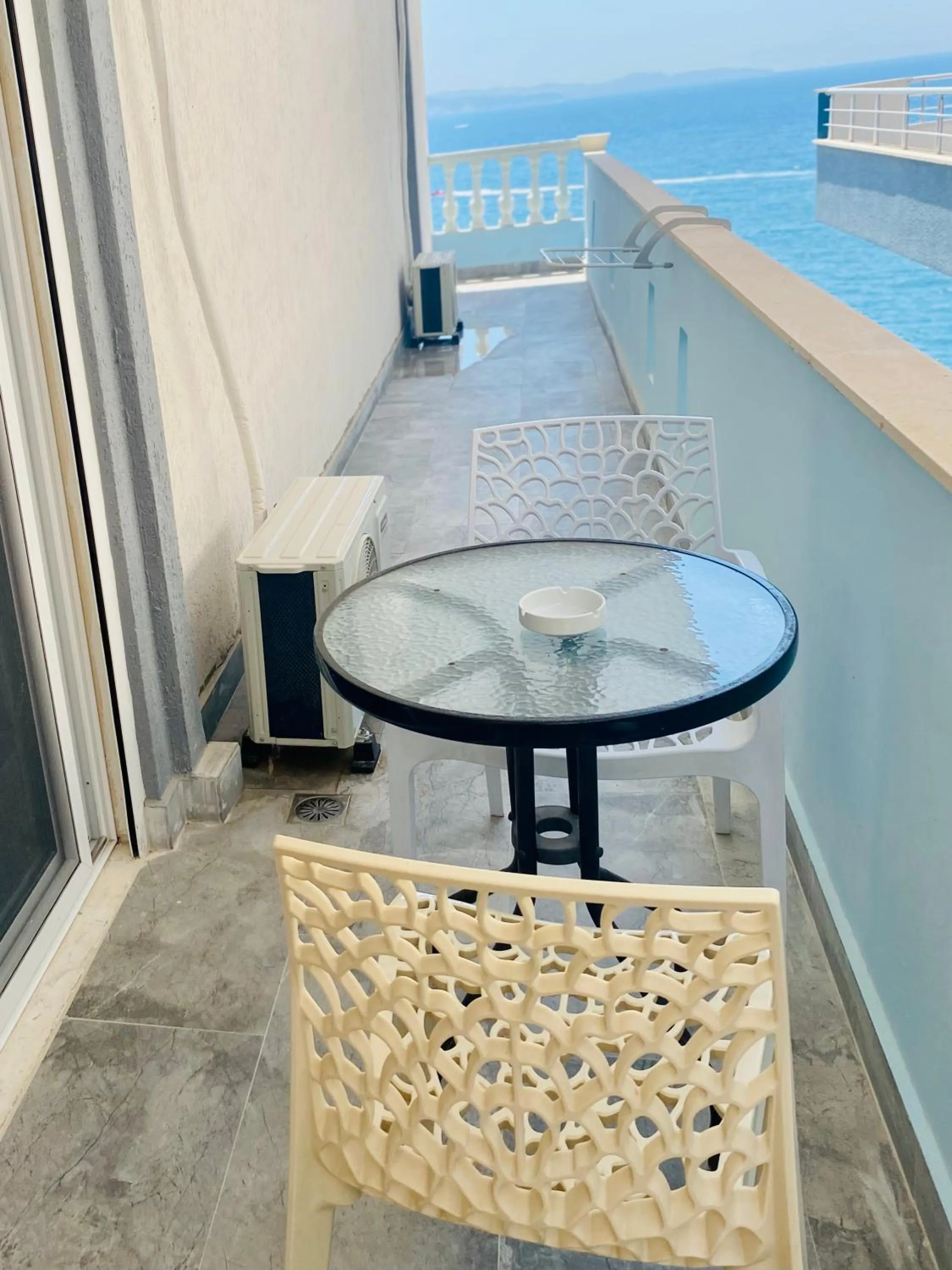 Kalemi's Beachside Hotel