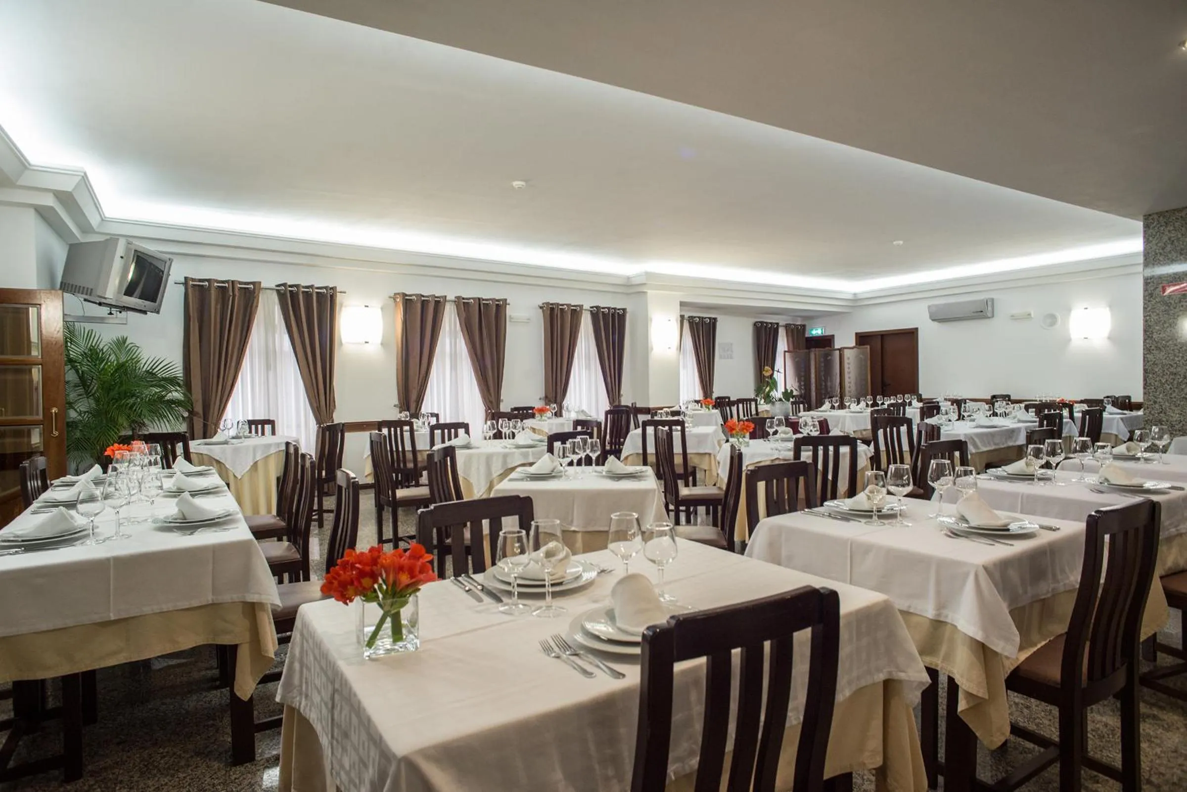 Restaurant/places to eat in Hotel Boavista II