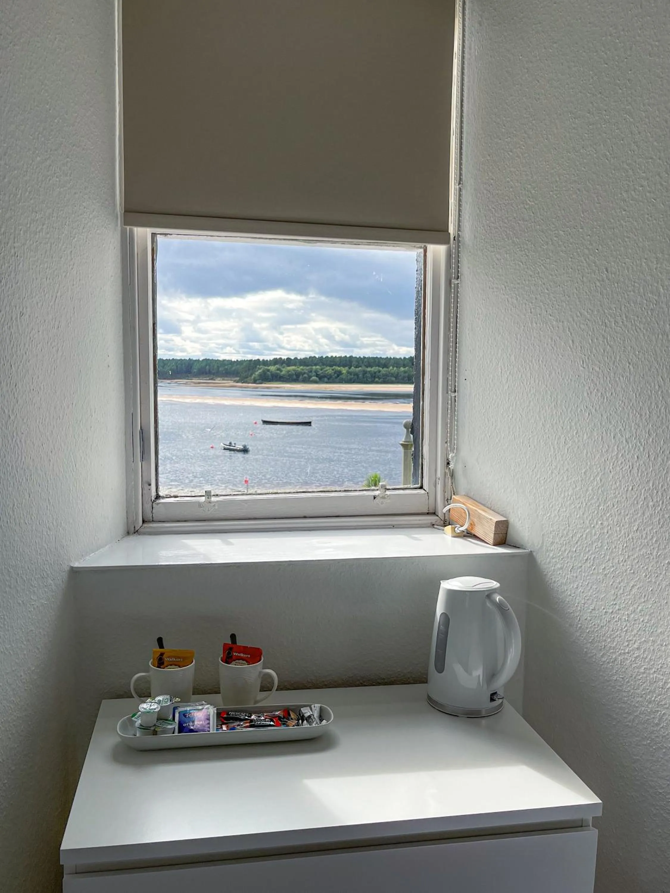 Sea view in Crown and Anchor Inn