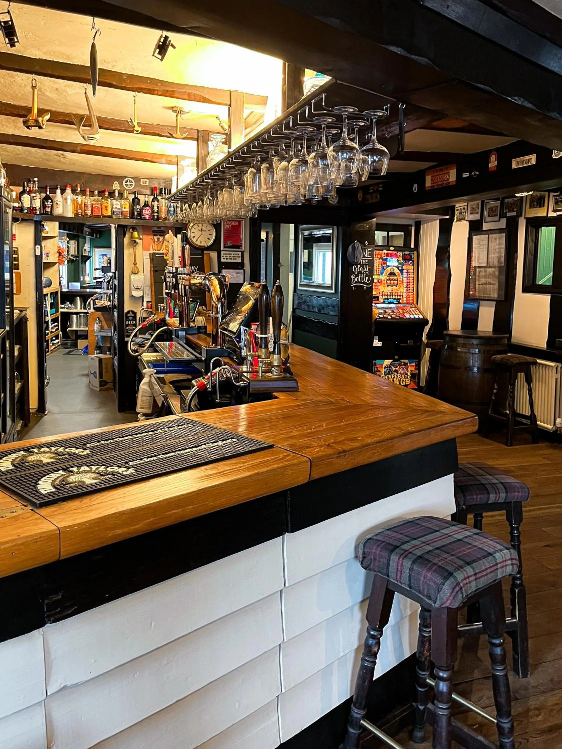 Food and drinks in Crown and Anchor Inn