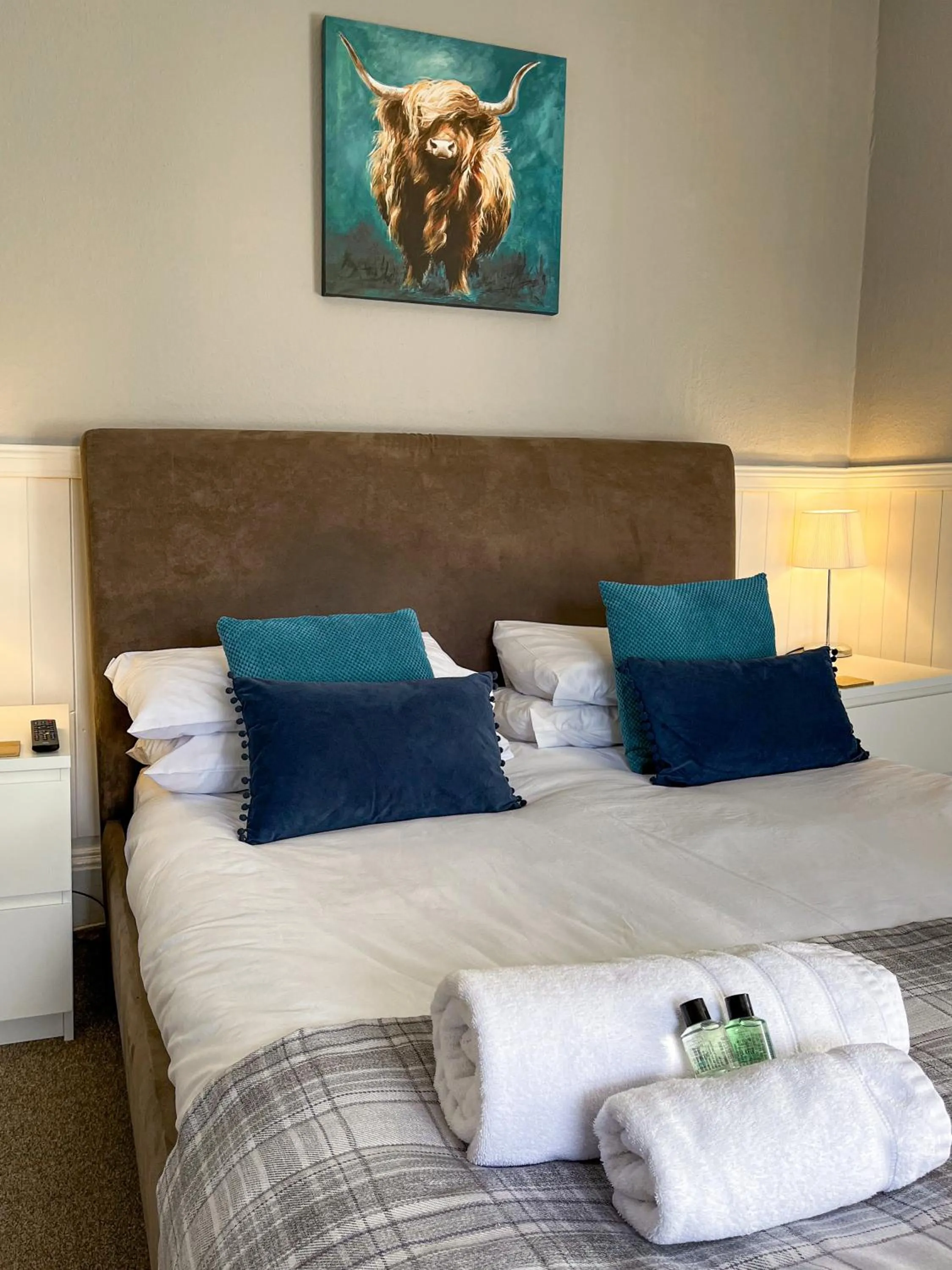 Bed in Crown and Anchor Inn