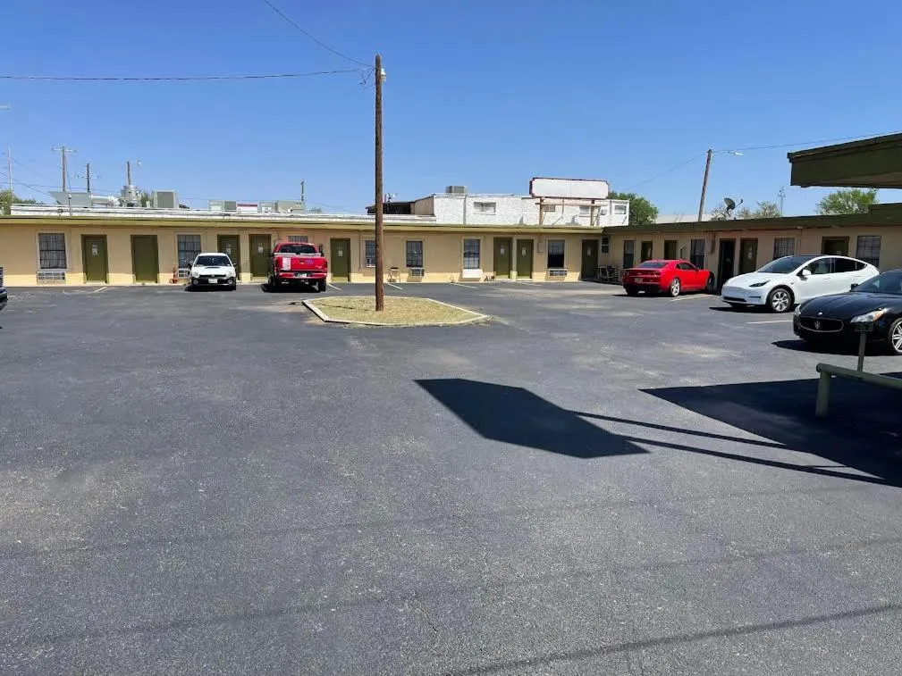 Delux Inn