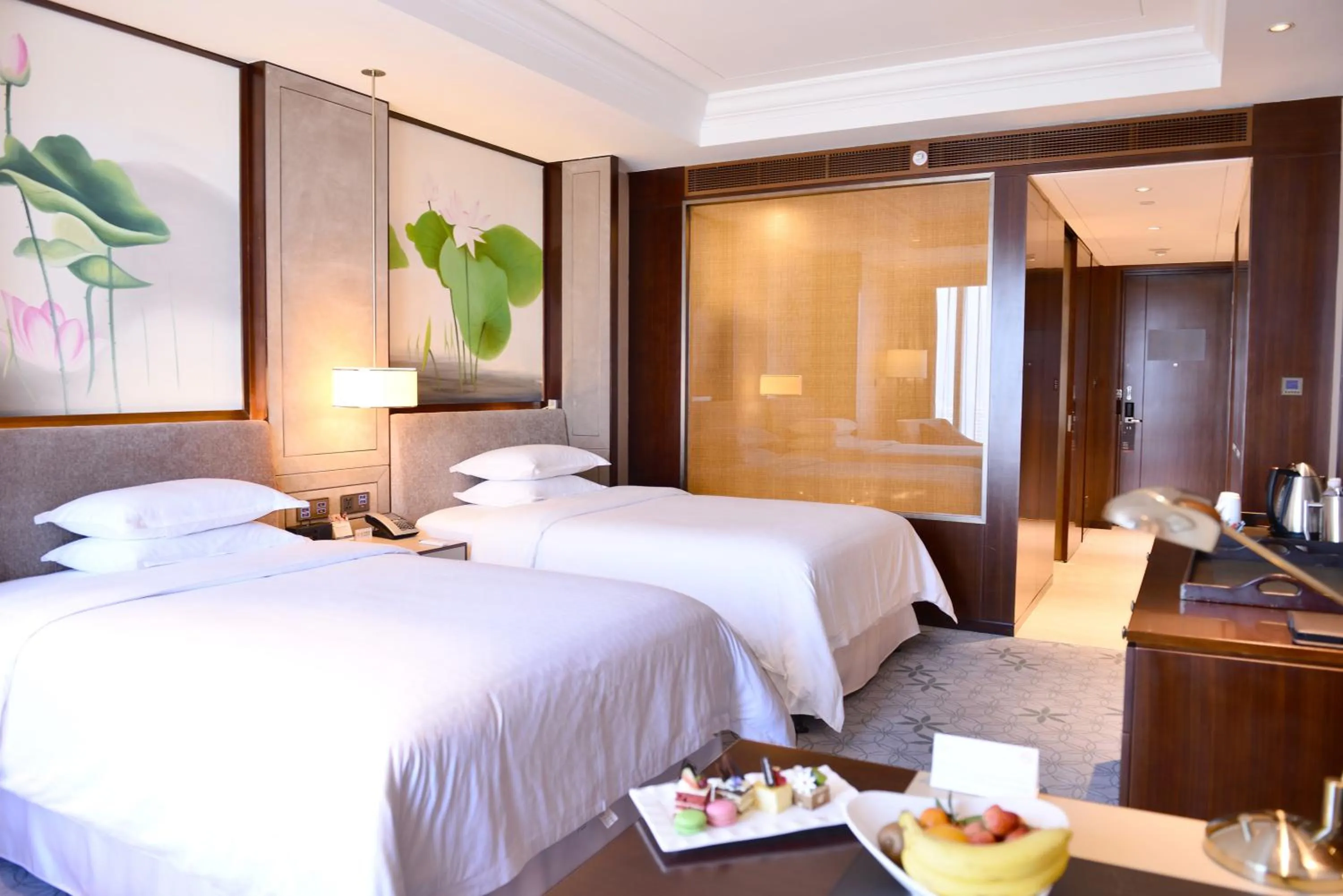 Bedroom, Bed in Sheraton Shanghai Jiading Hotel