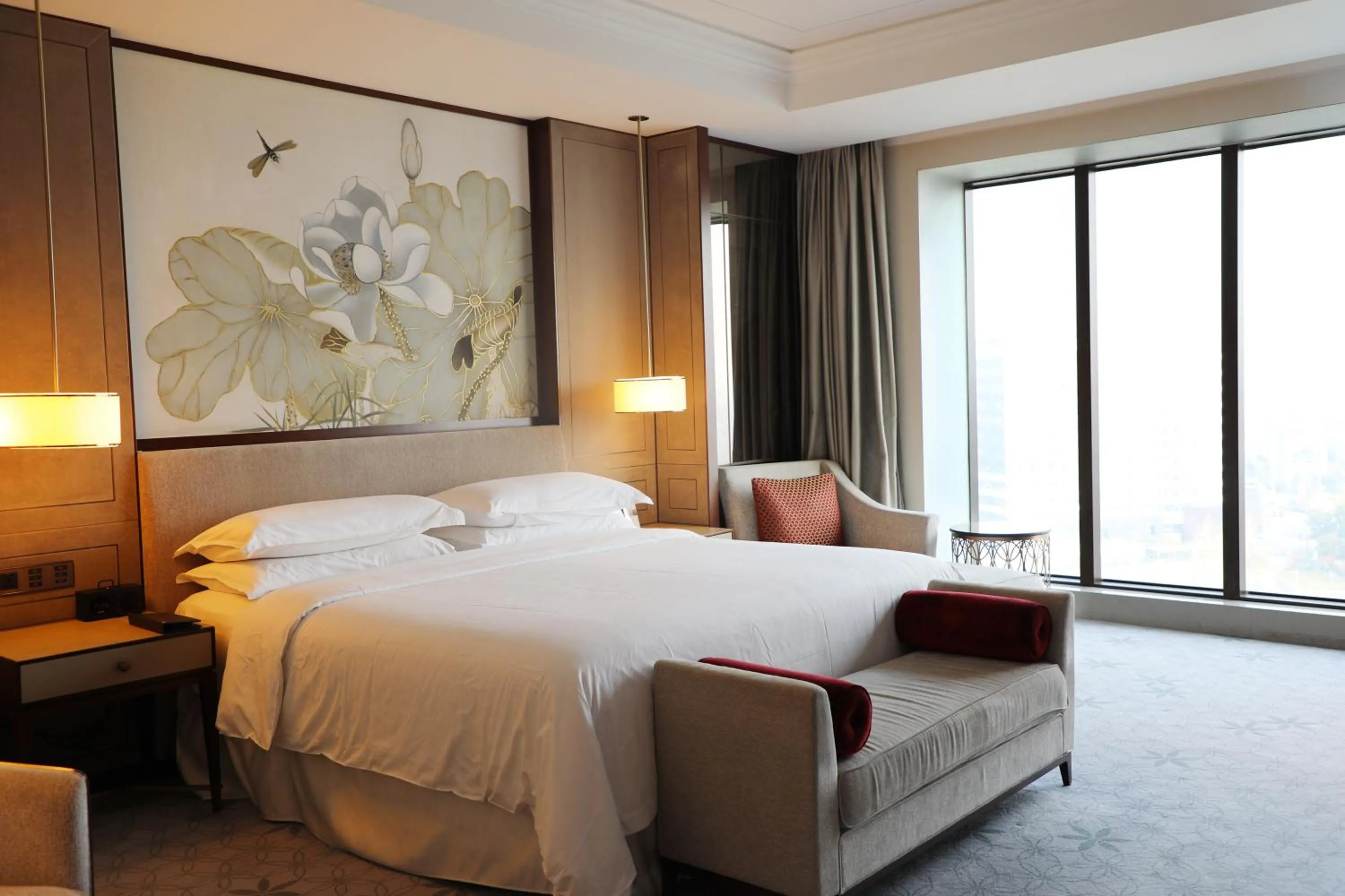 Bed in Sheraton Shanghai Jiading Hotel