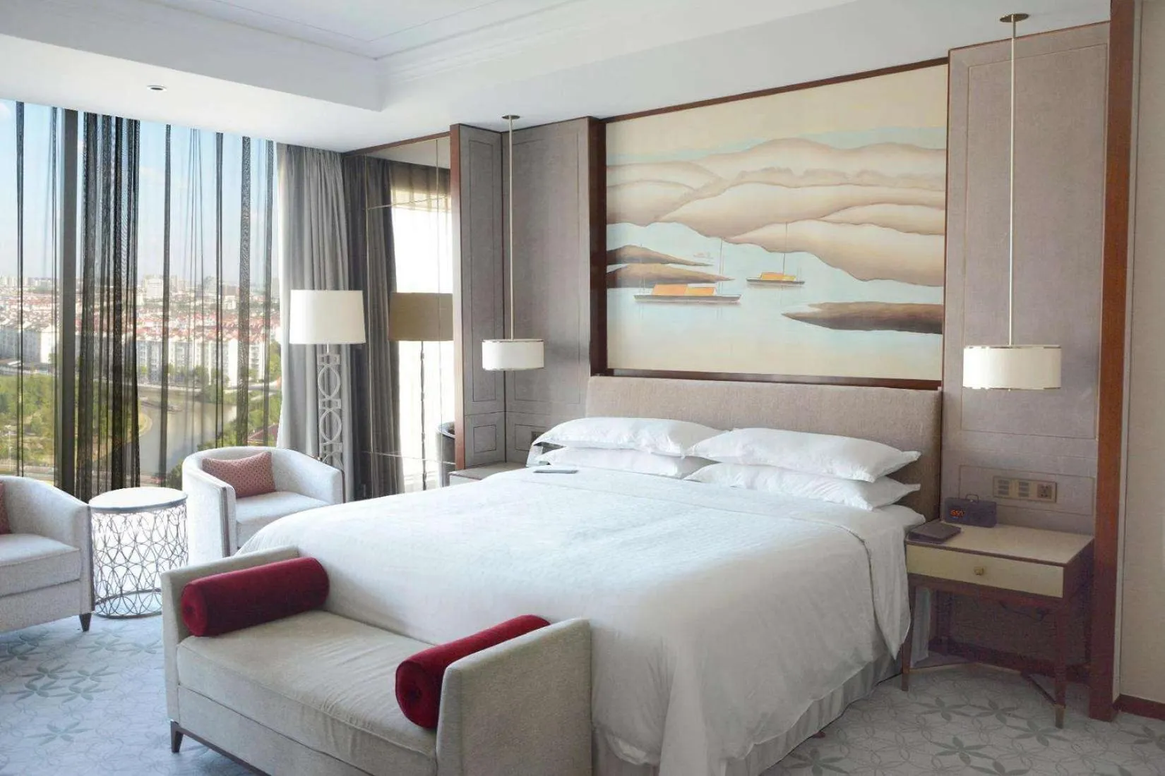 Photo of the whole room, Bed in Sheraton Shanghai Jiading Hotel