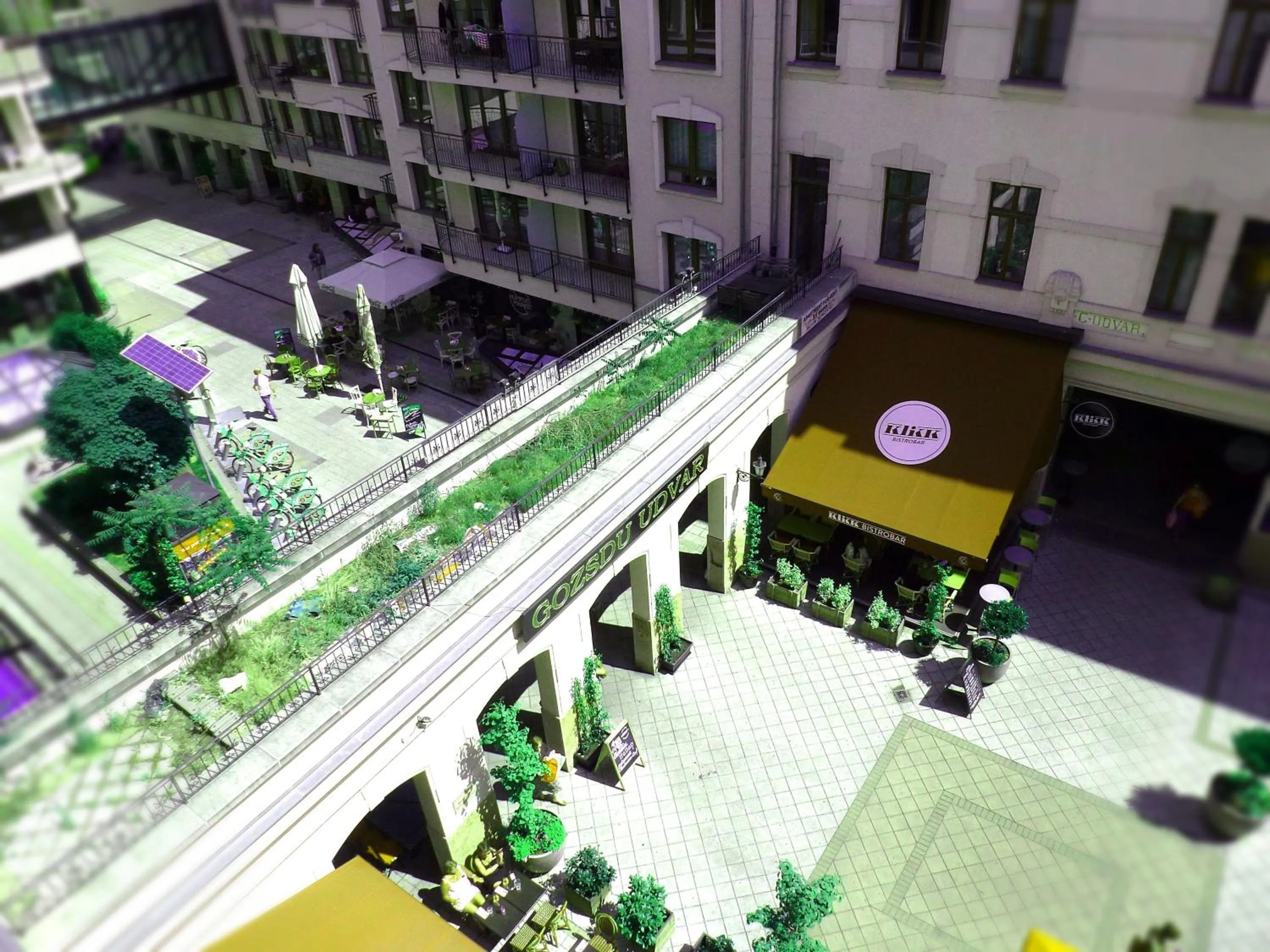 Garden view in Gozsdu Apartment