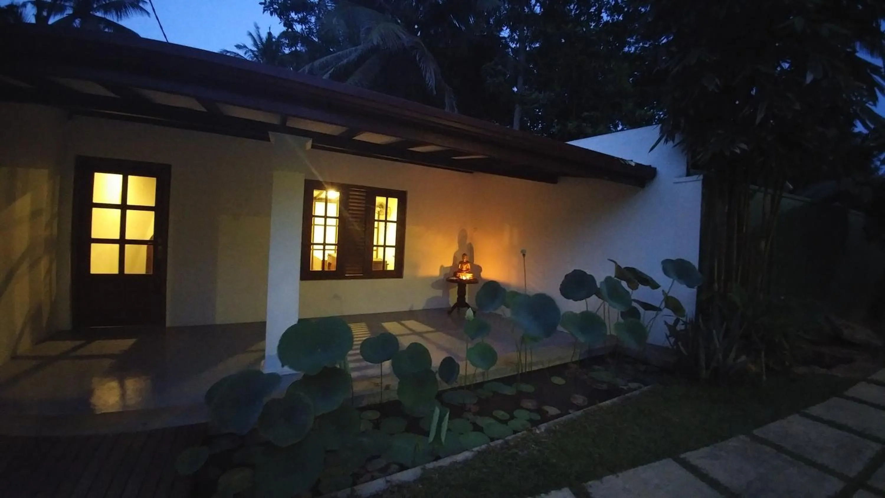 Hot Tub in Thisara Villa