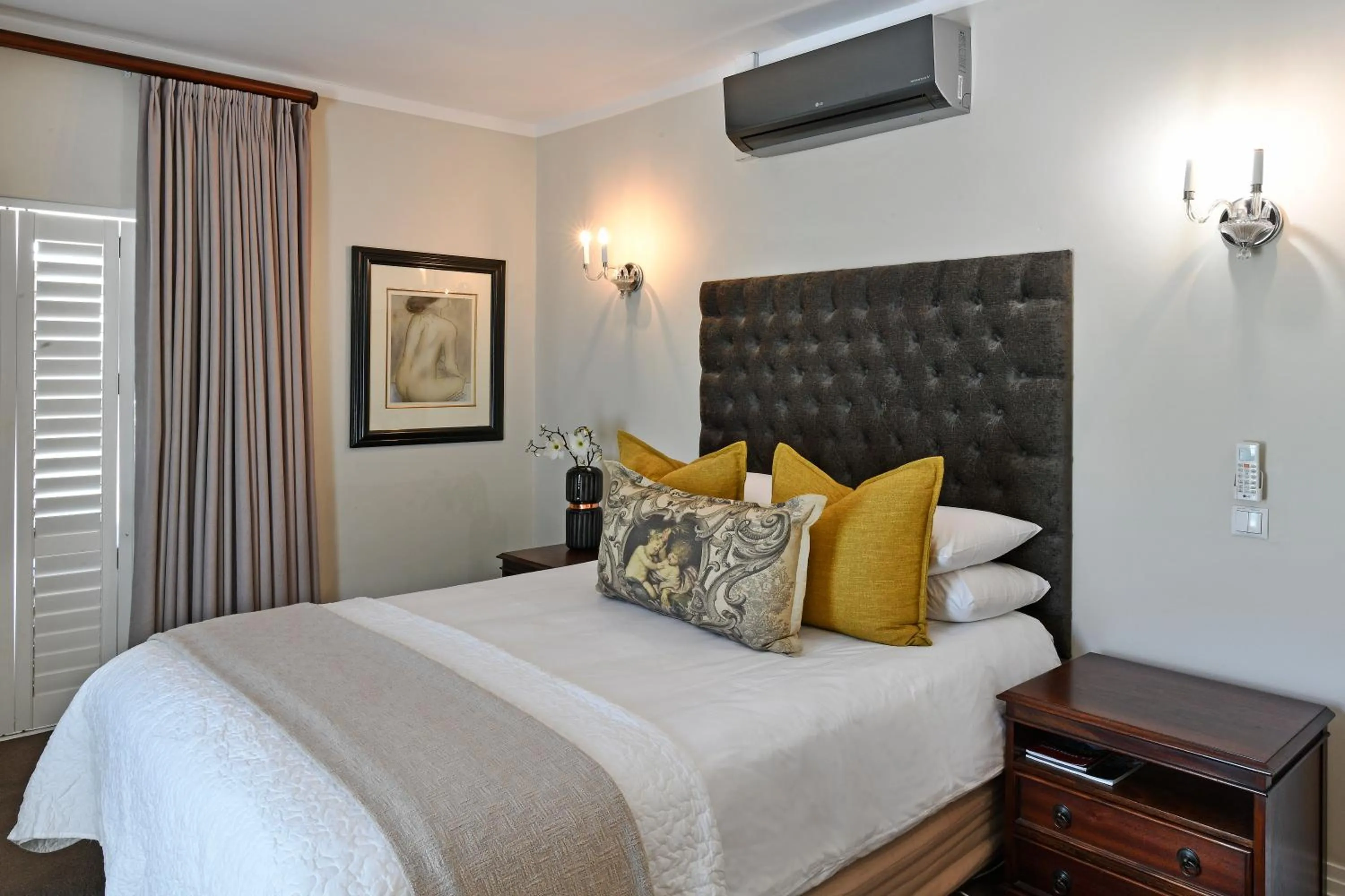 Bedroom, Bed in Le Petit Bijou Aparthotel