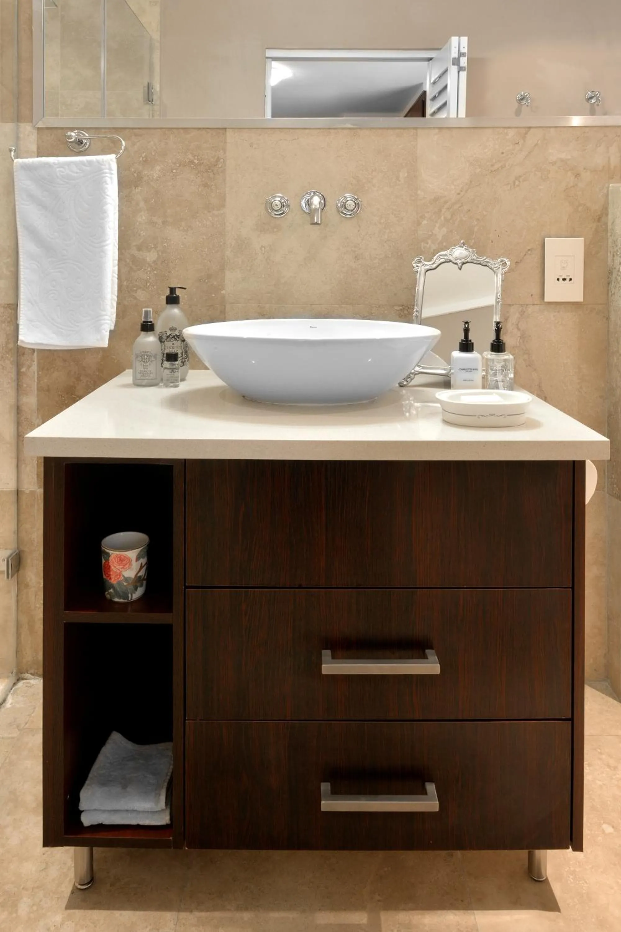 Bathroom in Le Petit Bijou Aparthotel